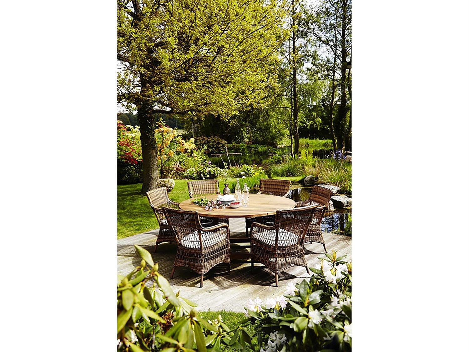 Sika Design Teak Natural Brown George Large Round Outdoor Dining Table with Umbrella Hole