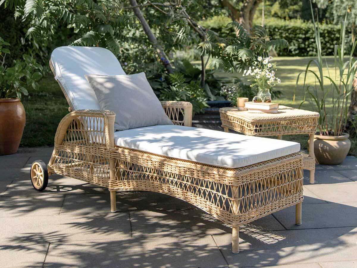 Sika Design Georgia Garden Aluminum Rattan Natural Daisy Patio Chaise Lounge