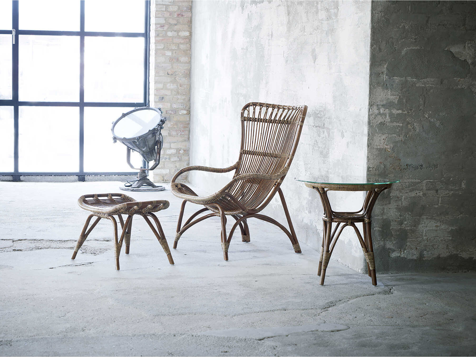 Sika Indoor Originals Brown Accent Chair & Dark Grey Cushion Set