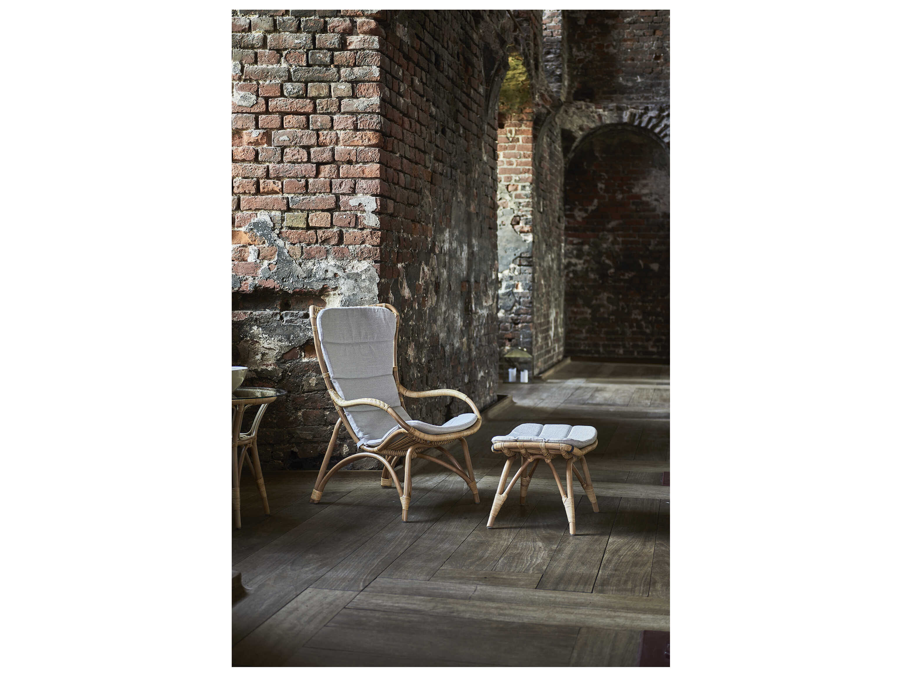 Sika Indoor Originals Brown Accent Chair & Natural Cushion Set