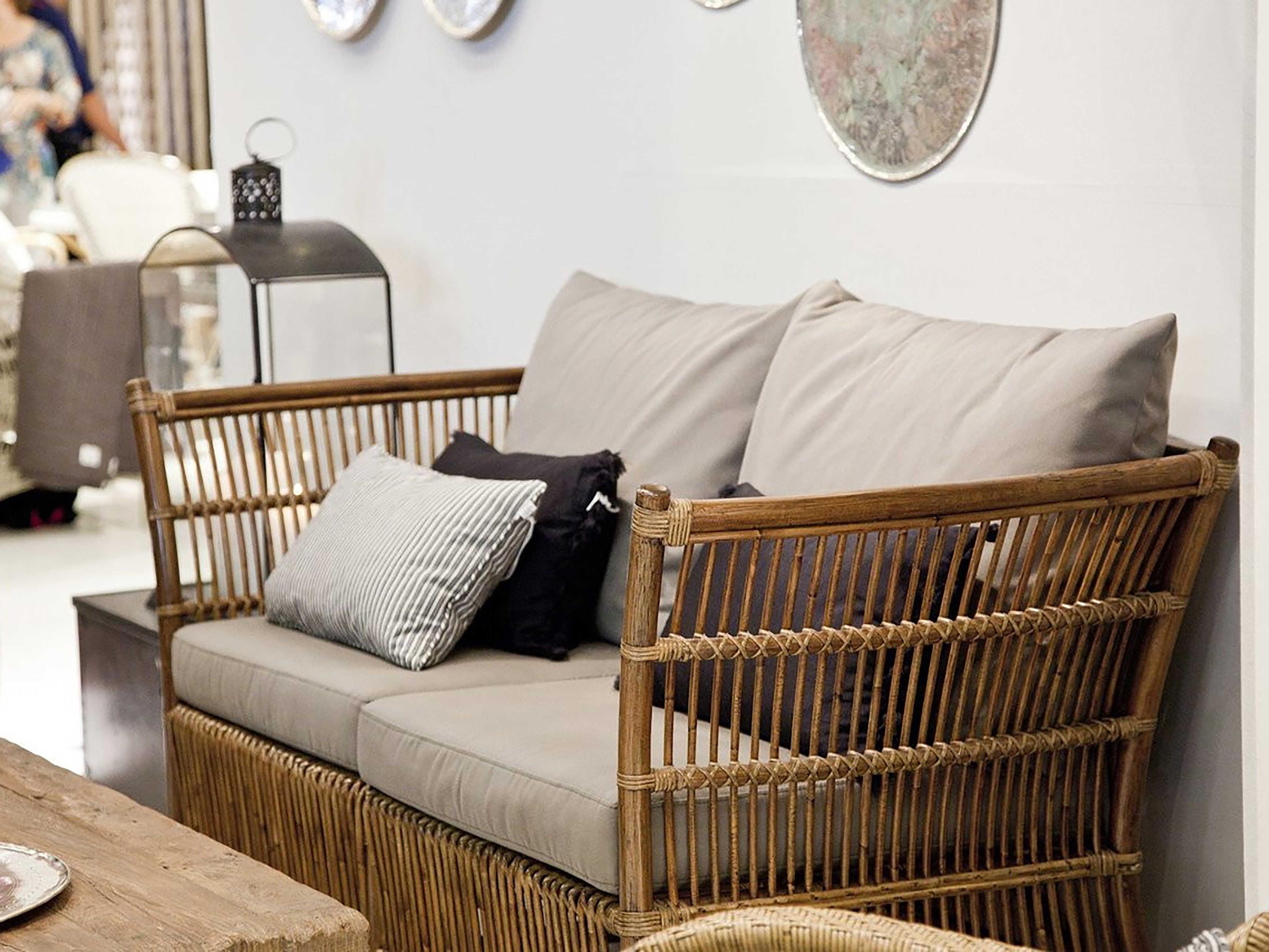 Sika Indoor Originals Donatello Gray Upholstered Loveseat