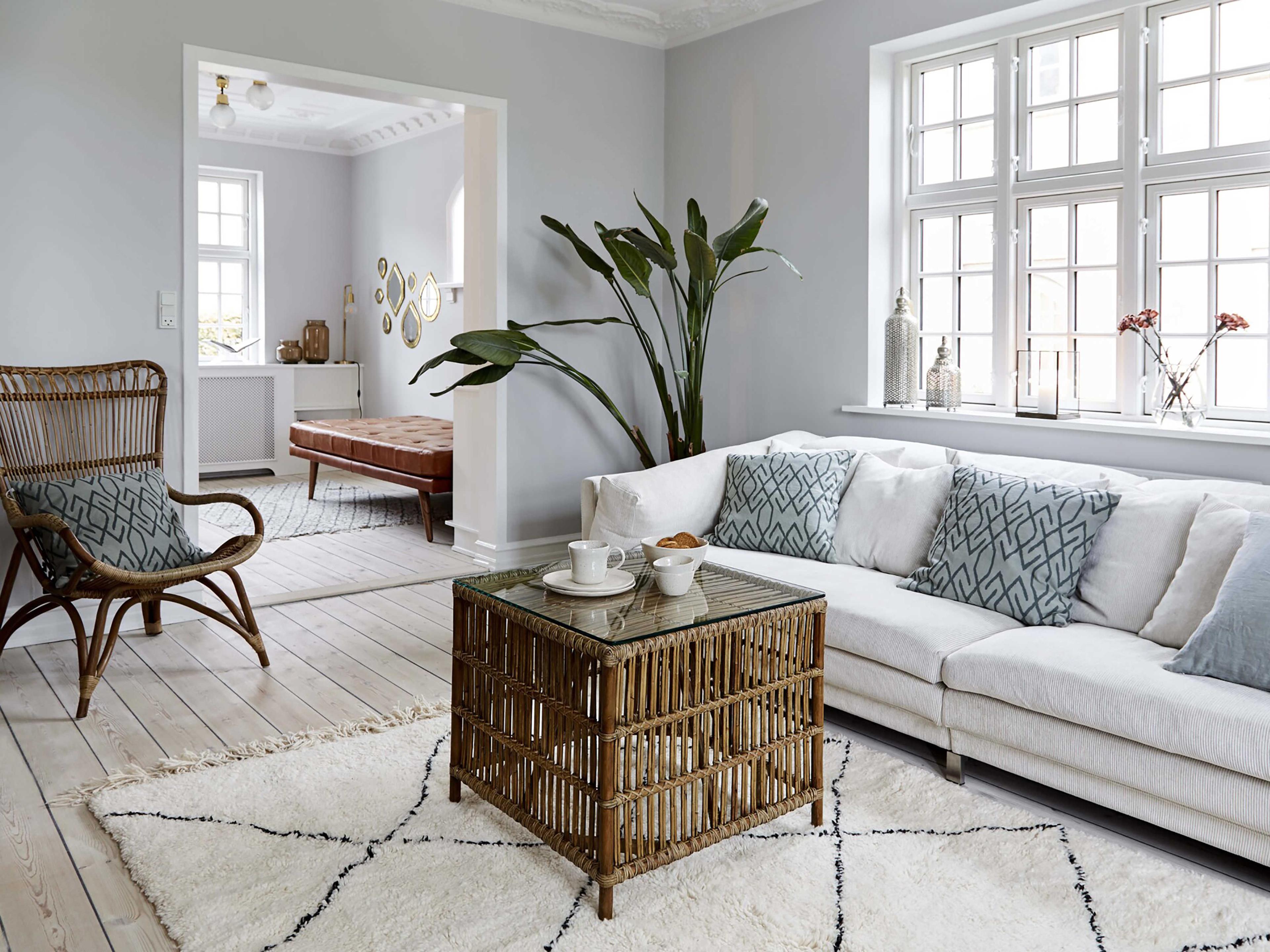 Sika Indoor Originals Donatello Square Glass End Table