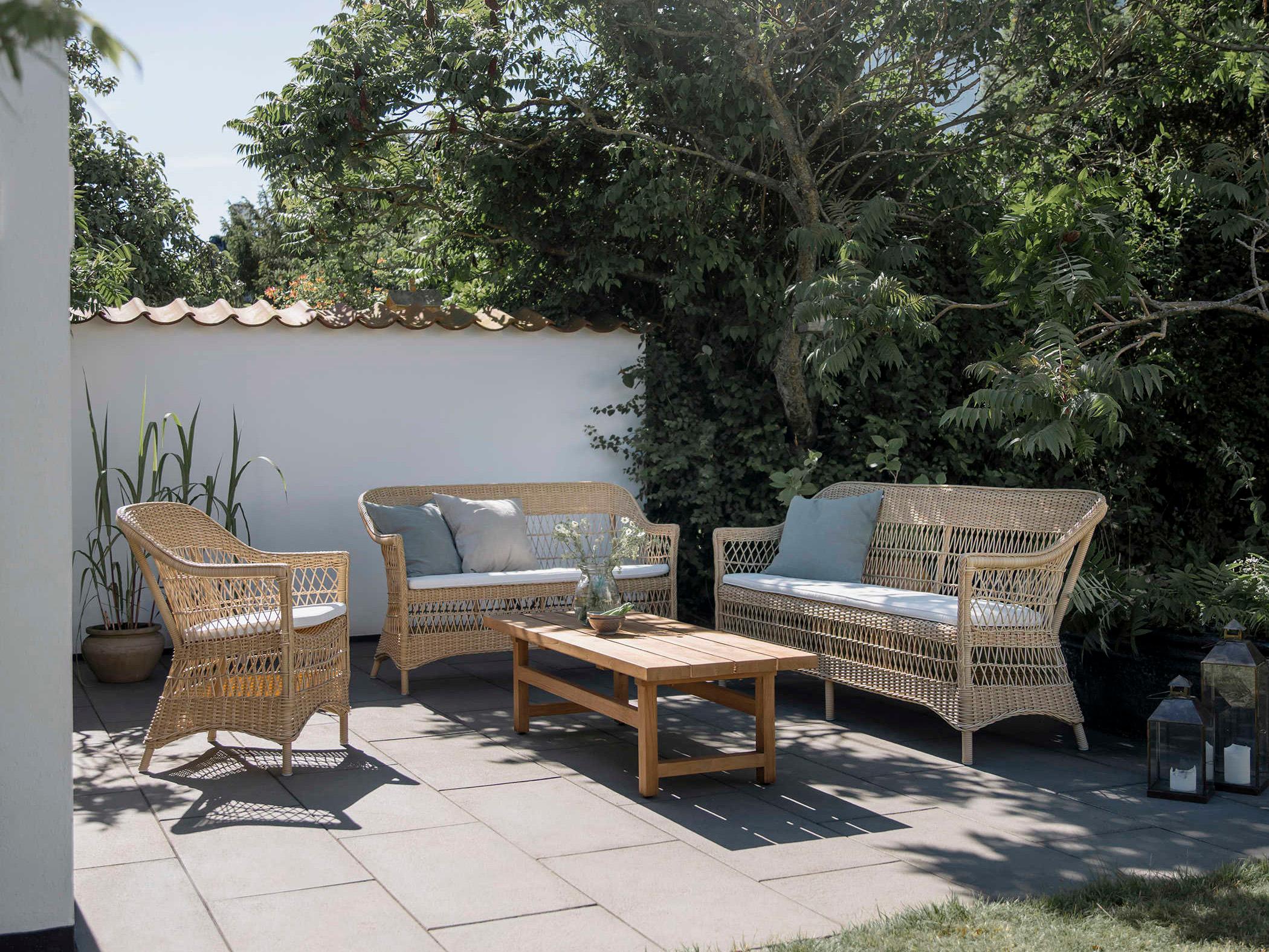 Sika Indoor Georgia Garden Charlot Gray Upholstered Loveseat