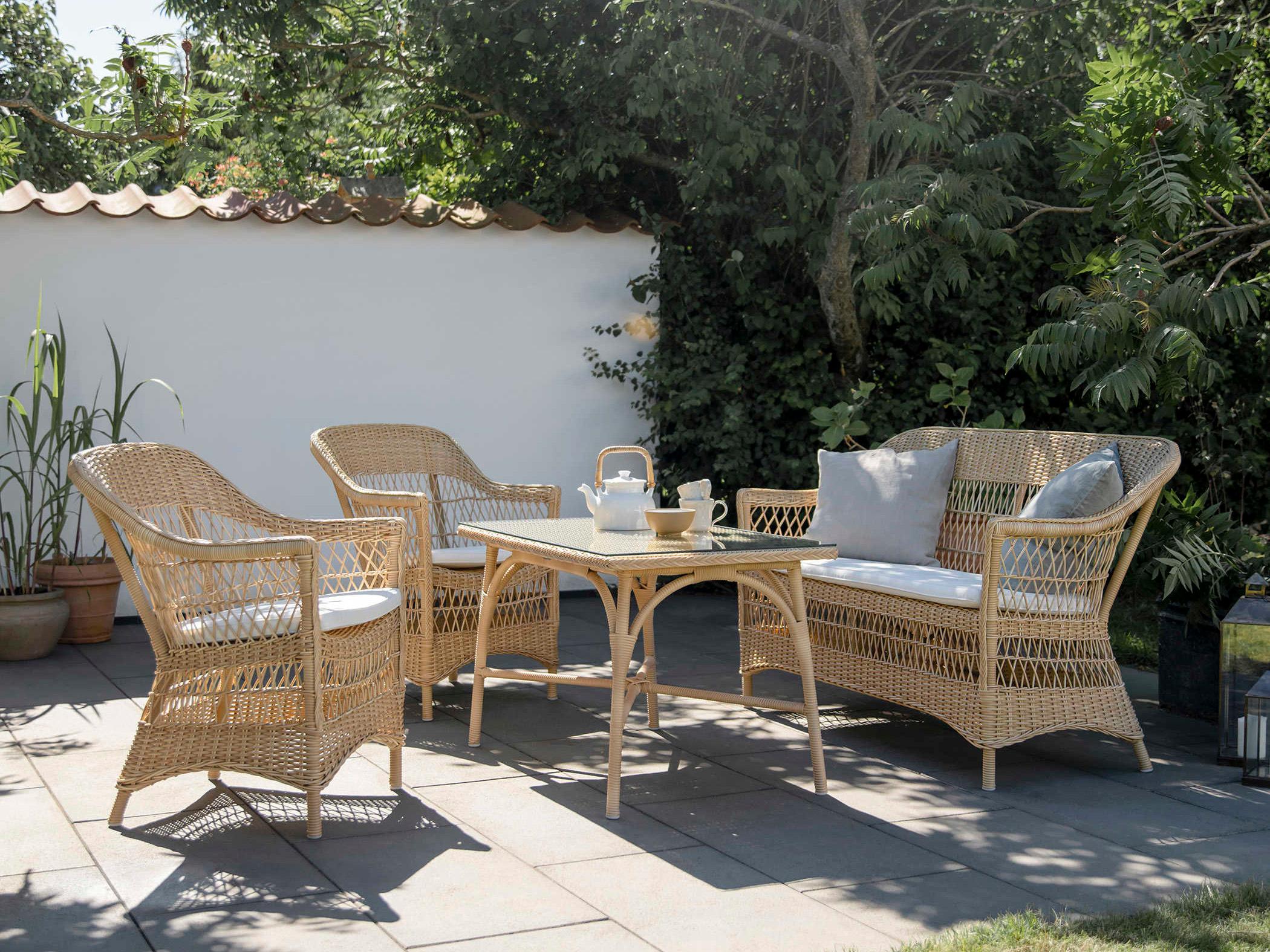 Sika Indoor Georgia Garden Charlot Gray Upholstered Loveseat