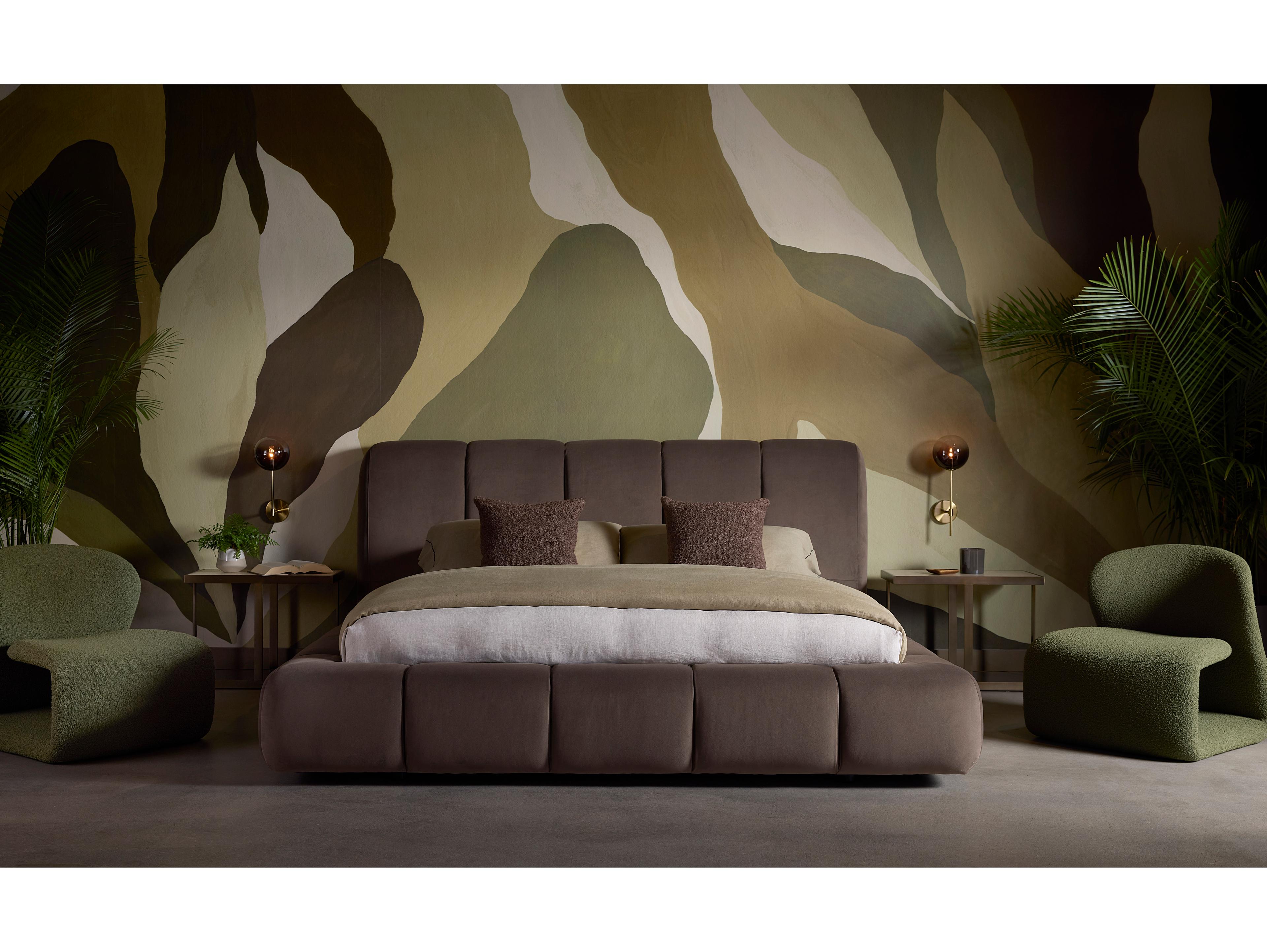 Sunpan Izora 1-Light Brass Smoke Grey Ombre Wall Sconce