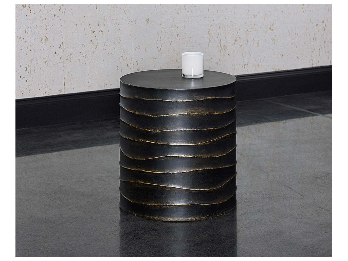 Sunpan Outdoor Solterra Corey Concrete Black Round End Table