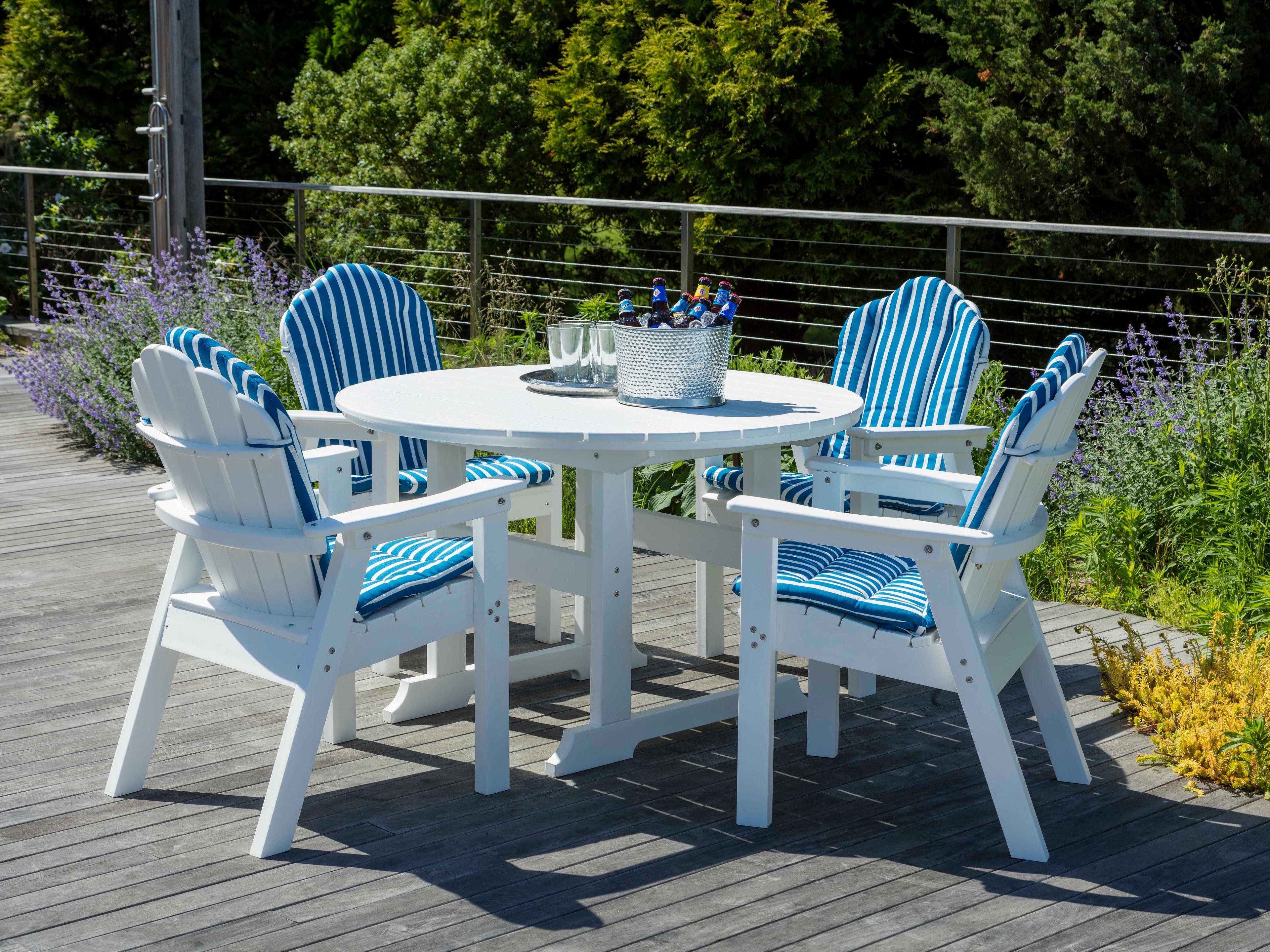 Seaside Casual Salem Rounds Recycled Plastic Round Patio Dining Table with Umbrella Hole