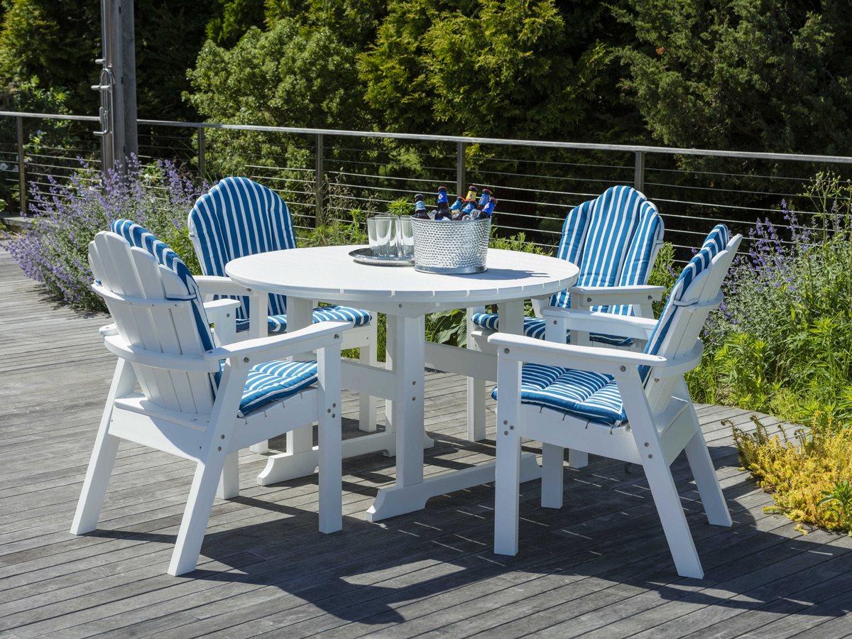 Seaside Casual Salem Rounds Recycled Plastic Patio Dining Set