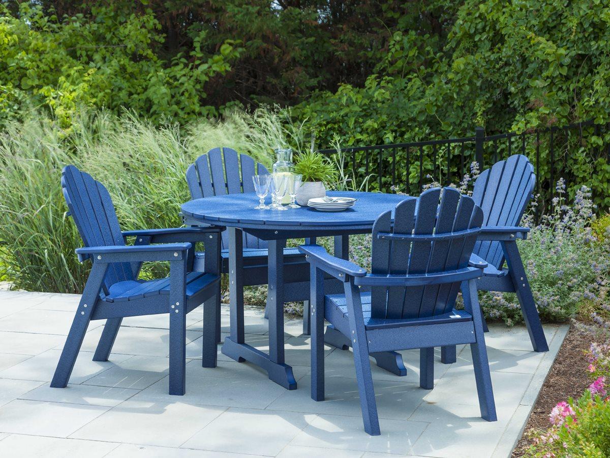 Seaside Casual Salem Rounds Recycled Plastic Outdoor Dining Set