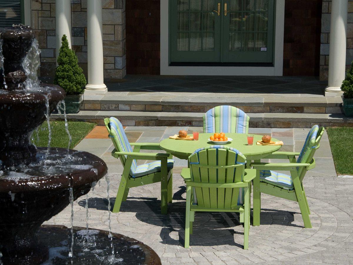 Seaside Casual Salem Rounds Recycled Plastic Outdoor Patio Dining Set