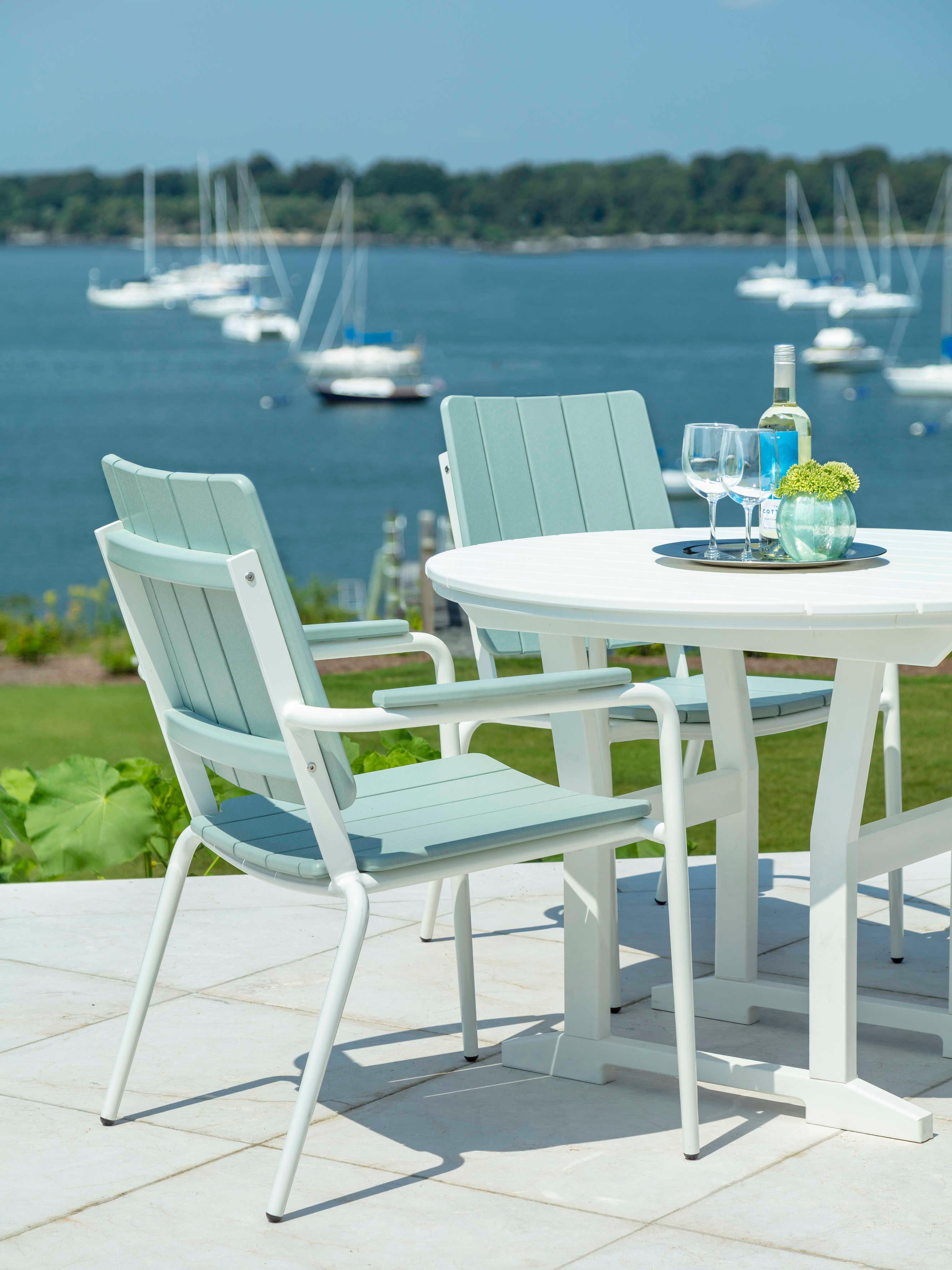 Seaside Casual Hip Aluminum Stackable Outdoor Patio Dining Arm Chair