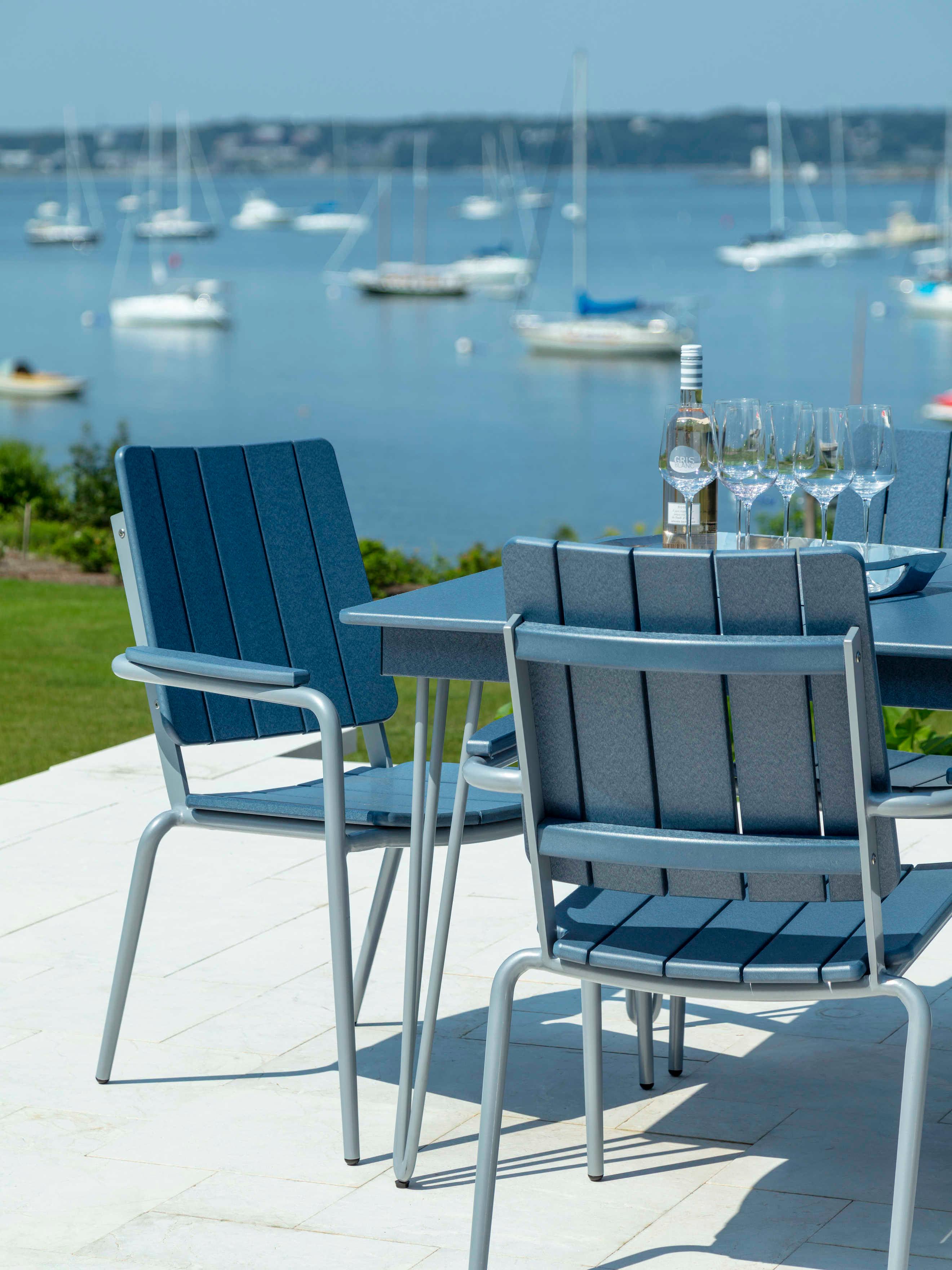 Seaside Casual Hip Aluminum Stackable Outdoor Patio Dining Arm Chair