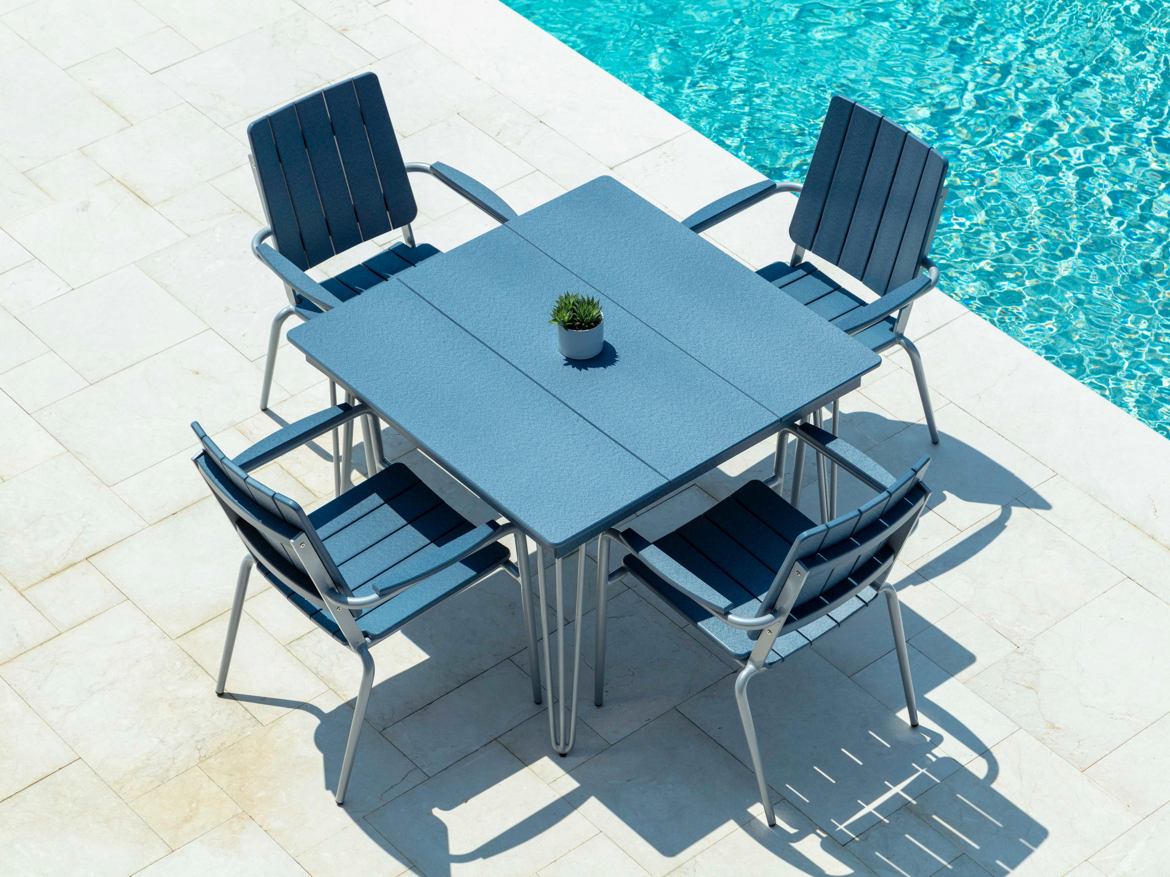 Seaside Casual Hip Aluminum Square Outdoor Dining Table with Umbrella Hole