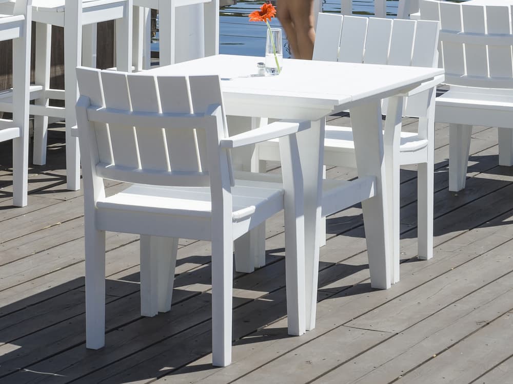 Seaside Casual Mad Recycled Plastic Outdoor Dining Set