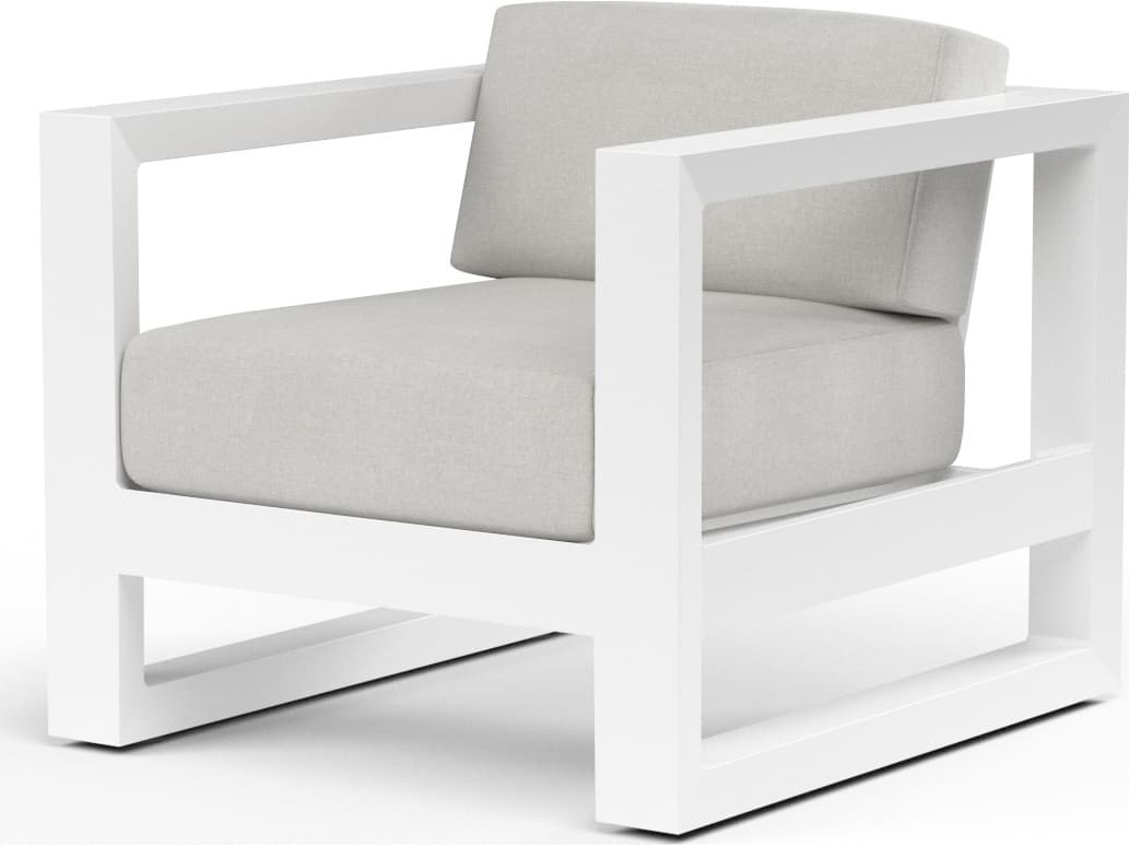 Sunset West Newport Frosted White Aluminum Outdoor Patio Lounge Chair in Cast Silver