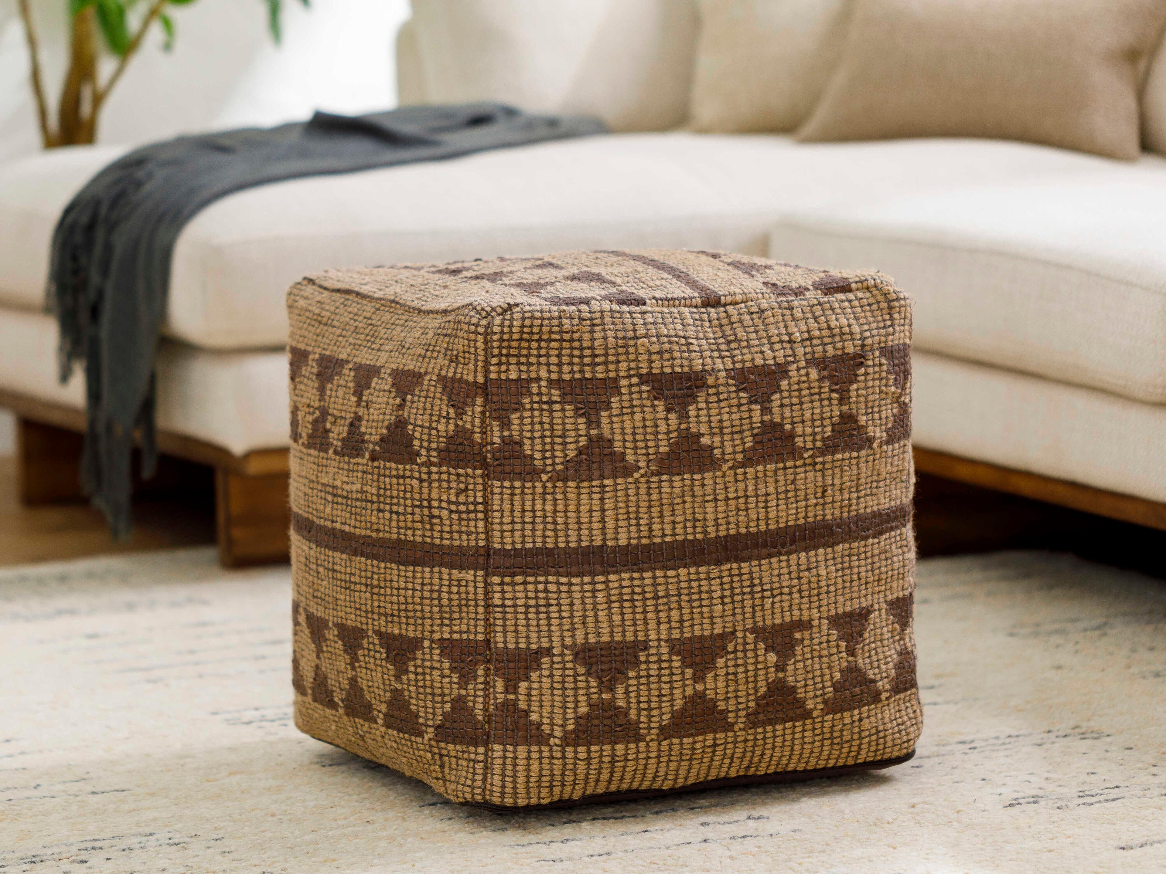 Surya Twareg Beige Pouf