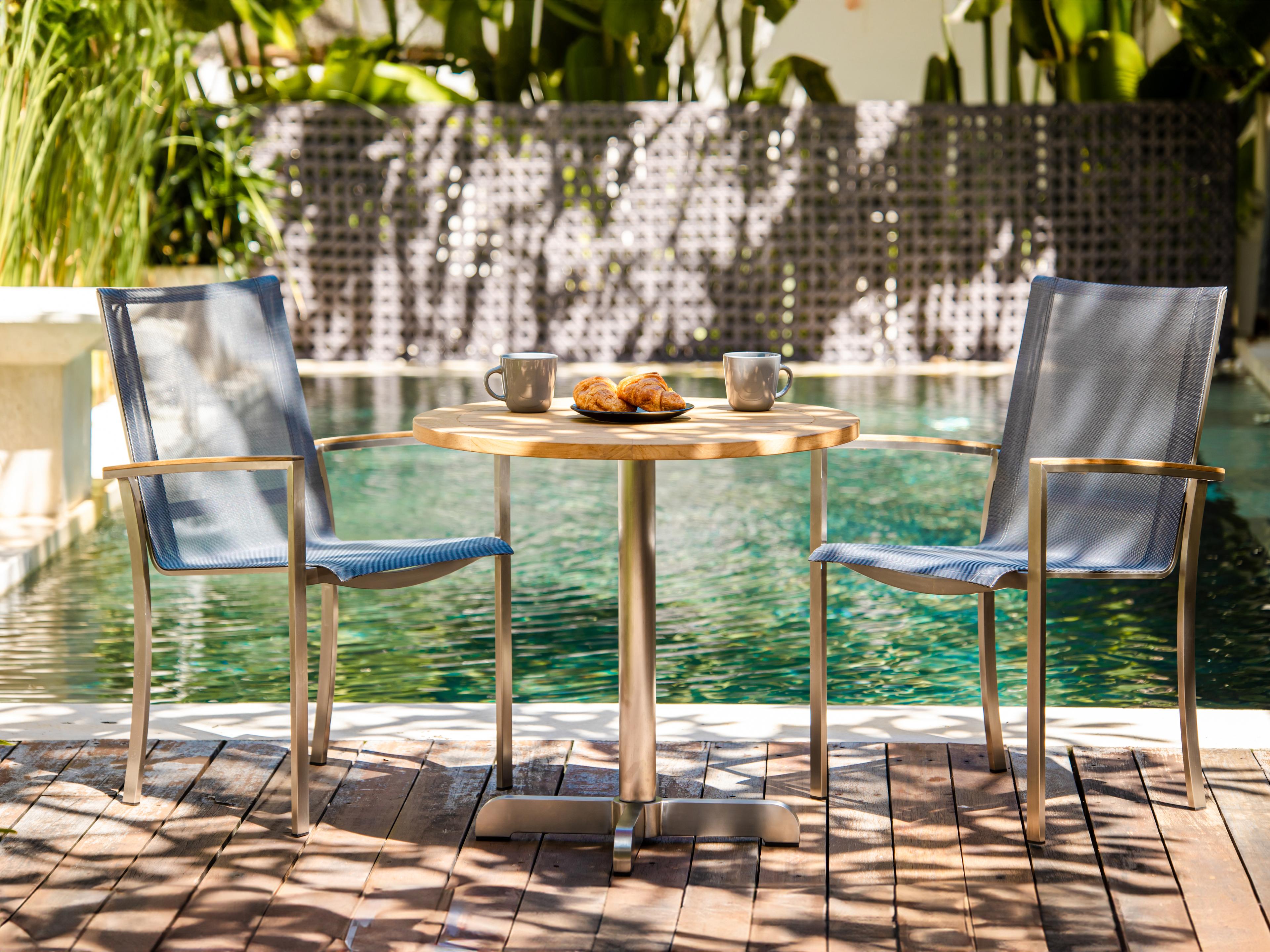 Three Birds Casual Avanti Steel Round Outdoor Patio Dining Table