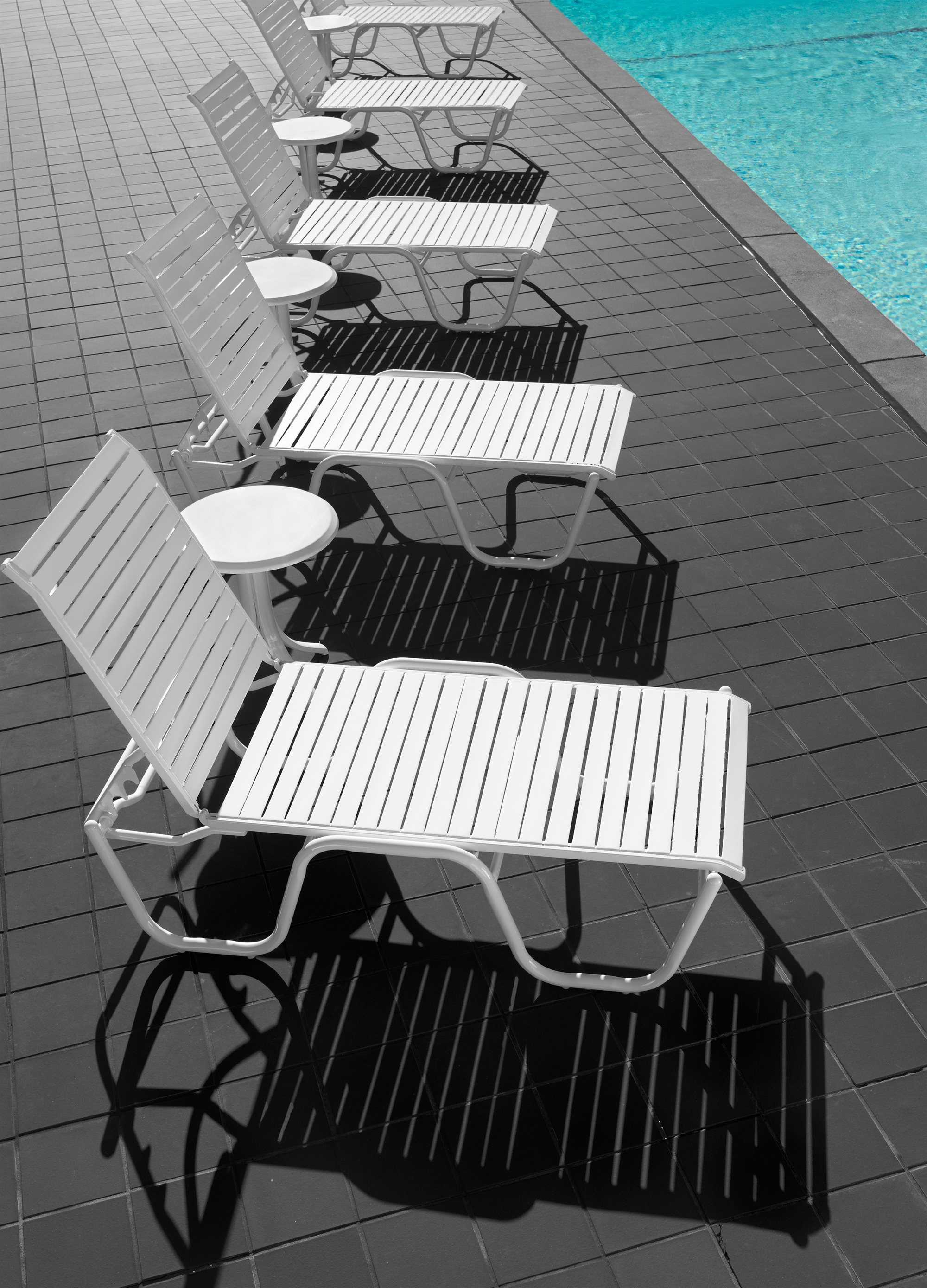 Telescope Casual Reliance Contract Strap Aluminum Patio Lounge Set