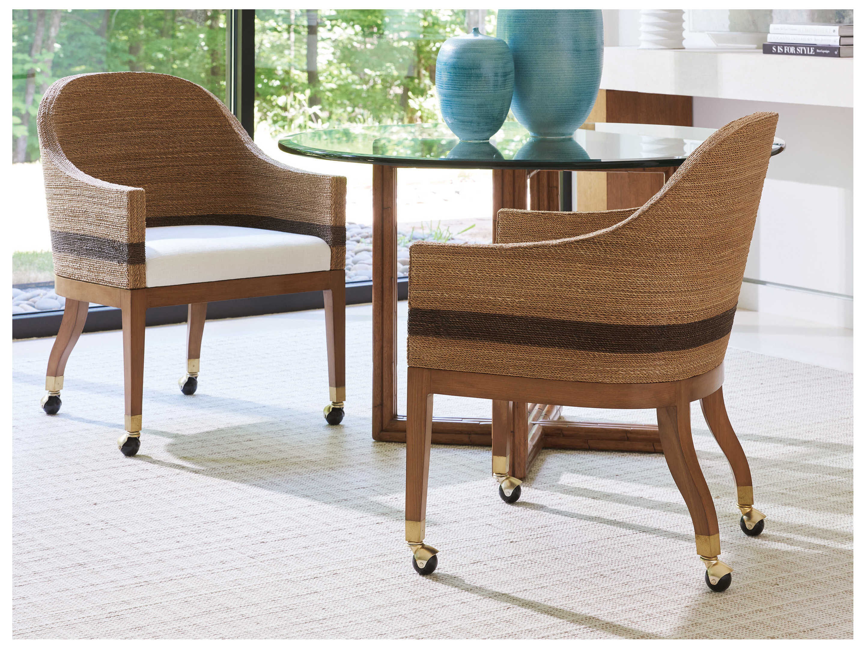 Tommy Bahama Palm Desert Sheridan Round Dining Table