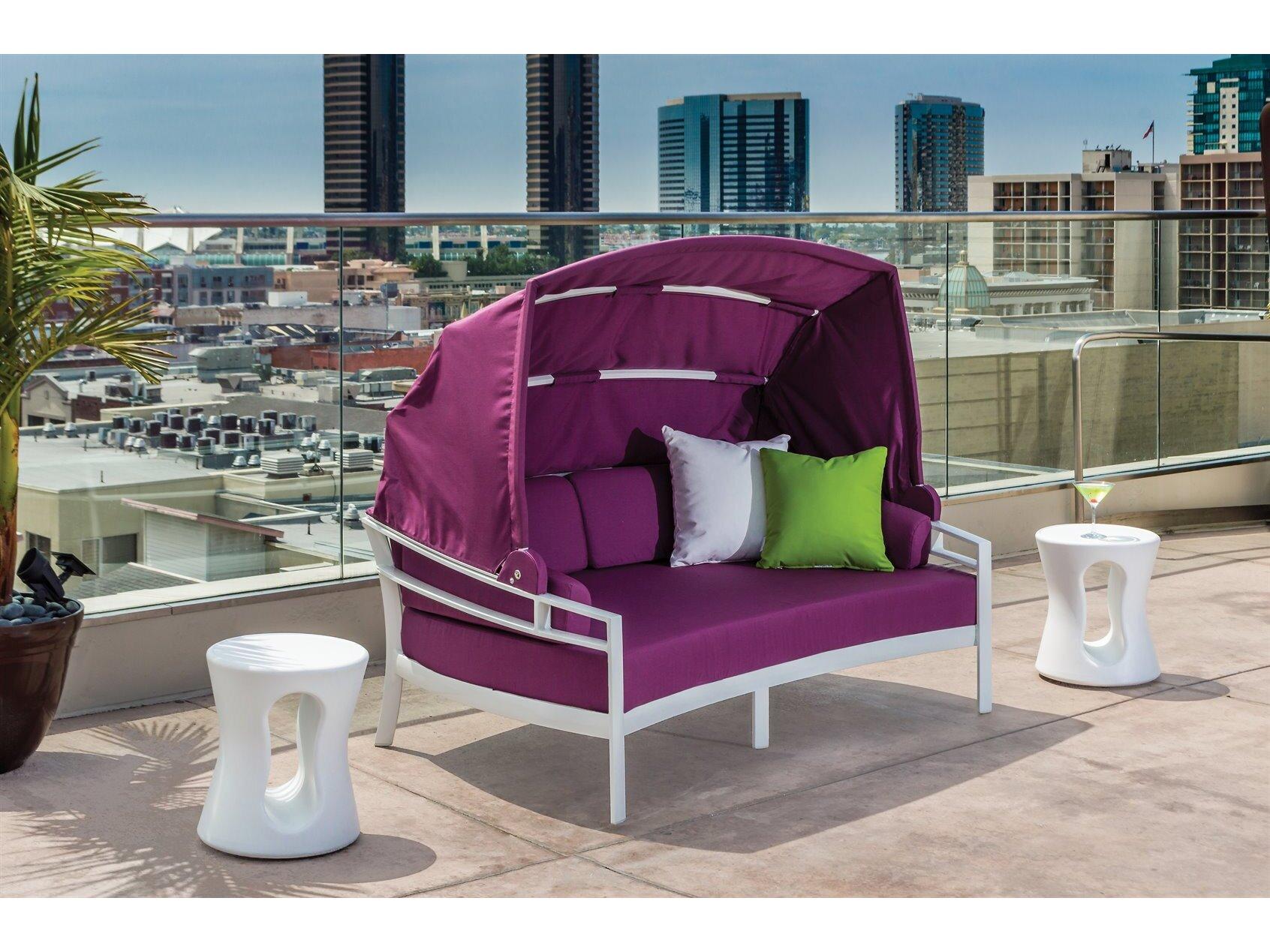 Tropitone Kor Cushion Aluminum Lounge Set