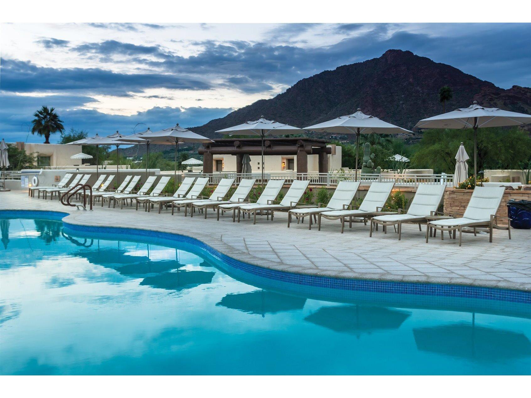 Tropitone Kor Padded Sling Aluminum Lounge Set