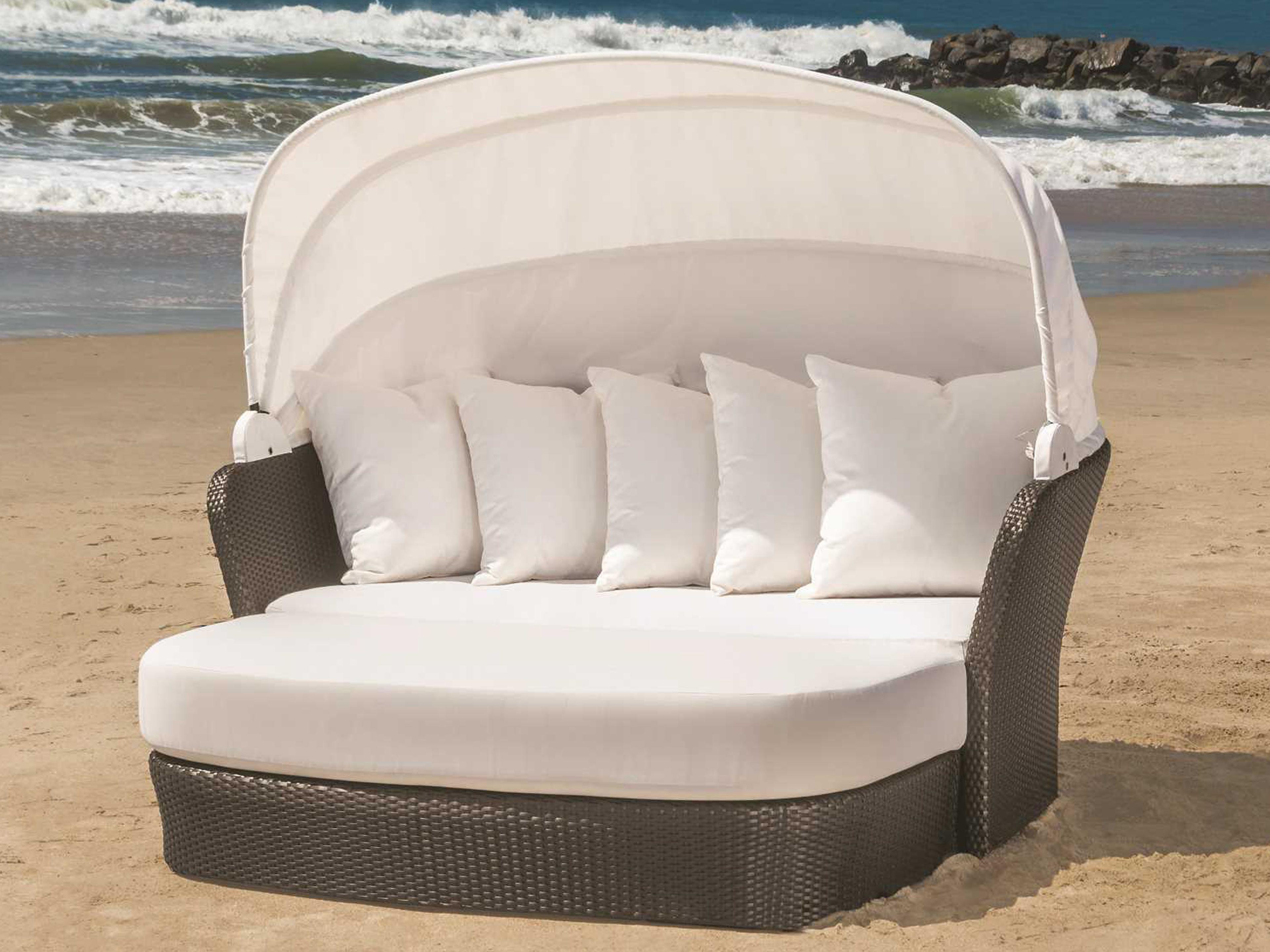 Tropitone Evo Woven Wicker Lounge Set
