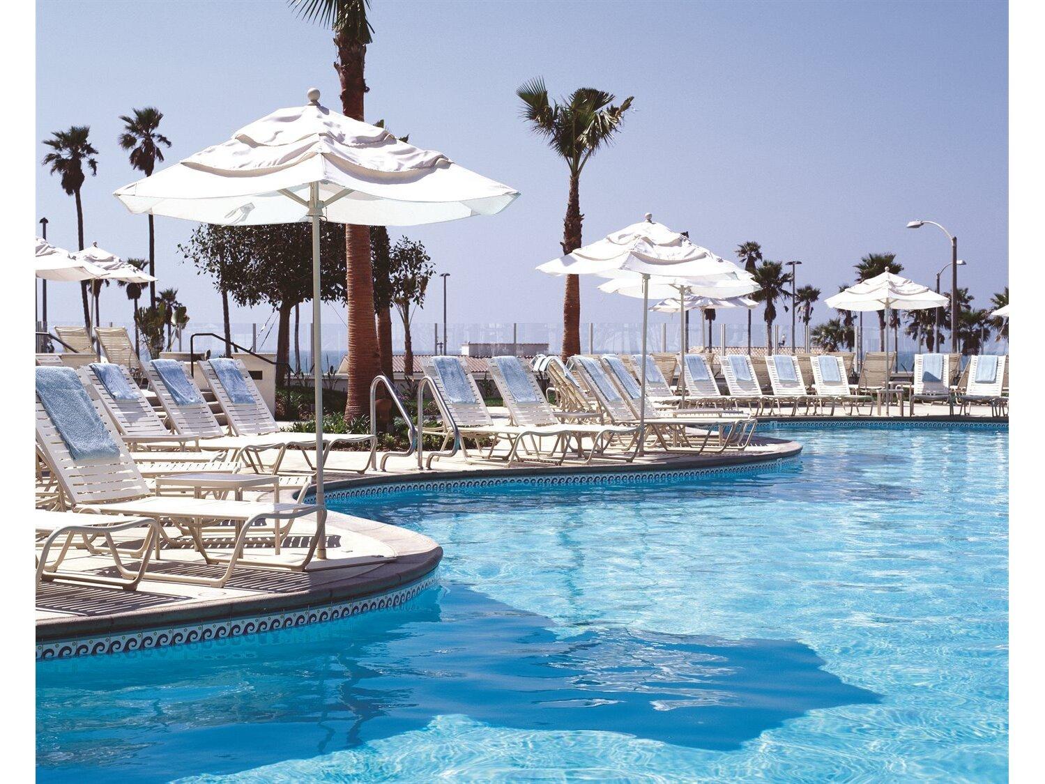 Tropitone Millennia Ribbon Segment Aluminum Lounge Set