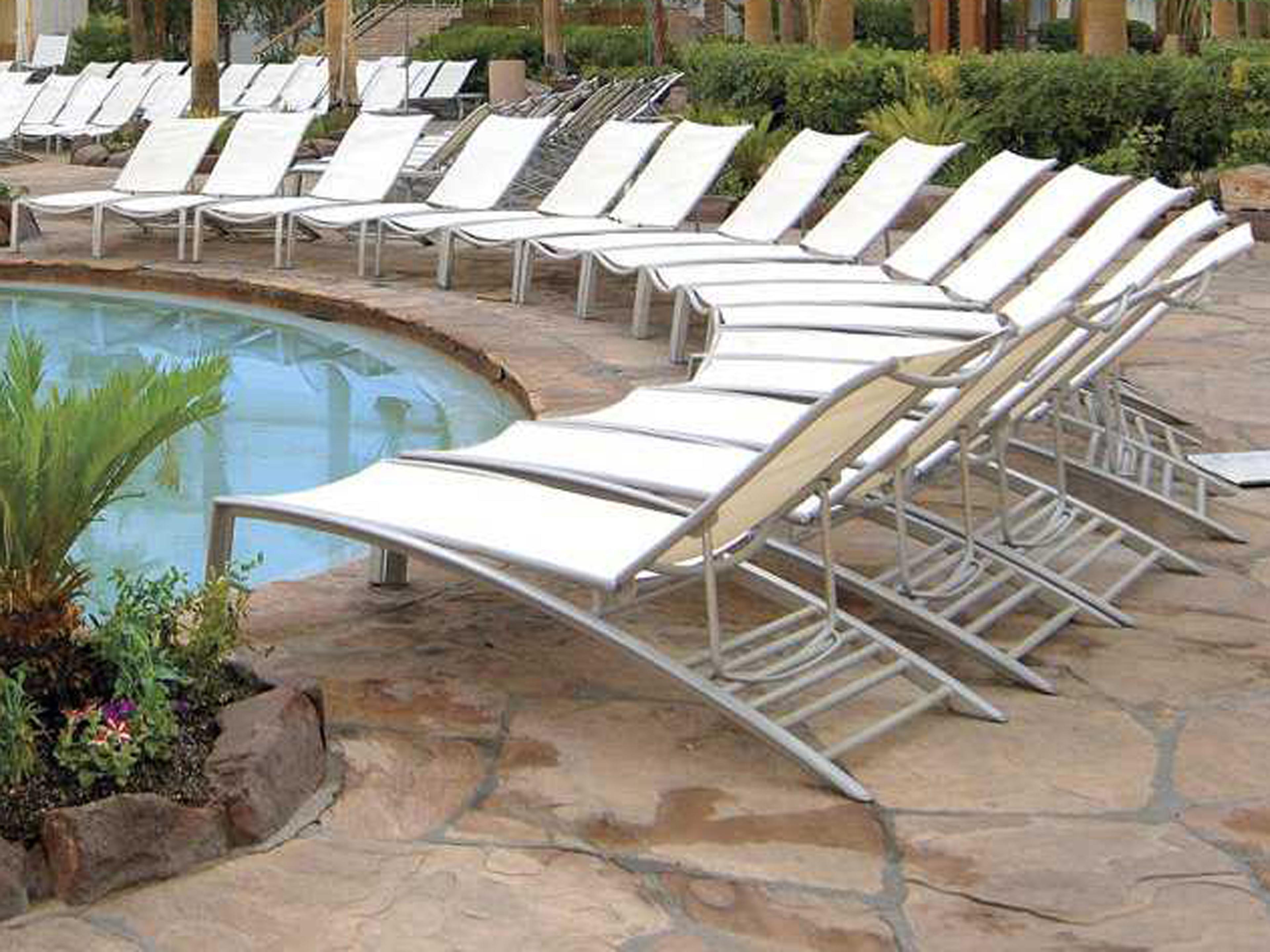 Tropitone South Beach Relaxed Sling Aluminum Patio Lounge Set