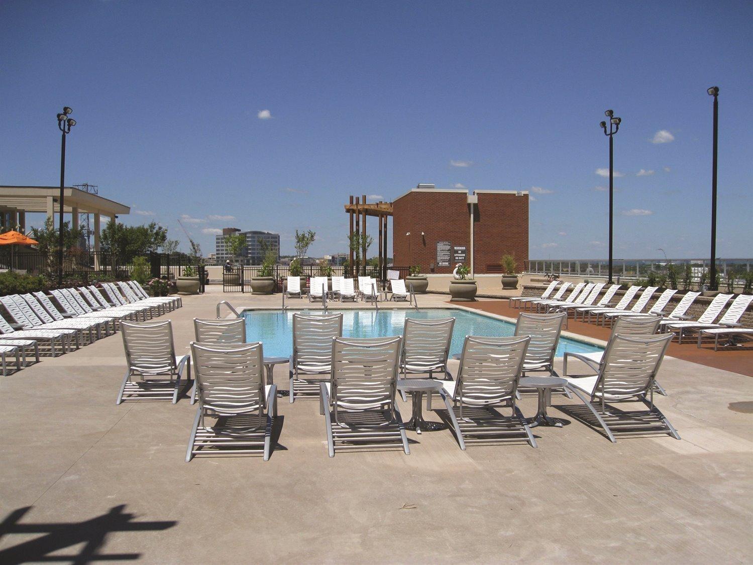 Tropitone South Beach Wave Aluminum Lounge Set