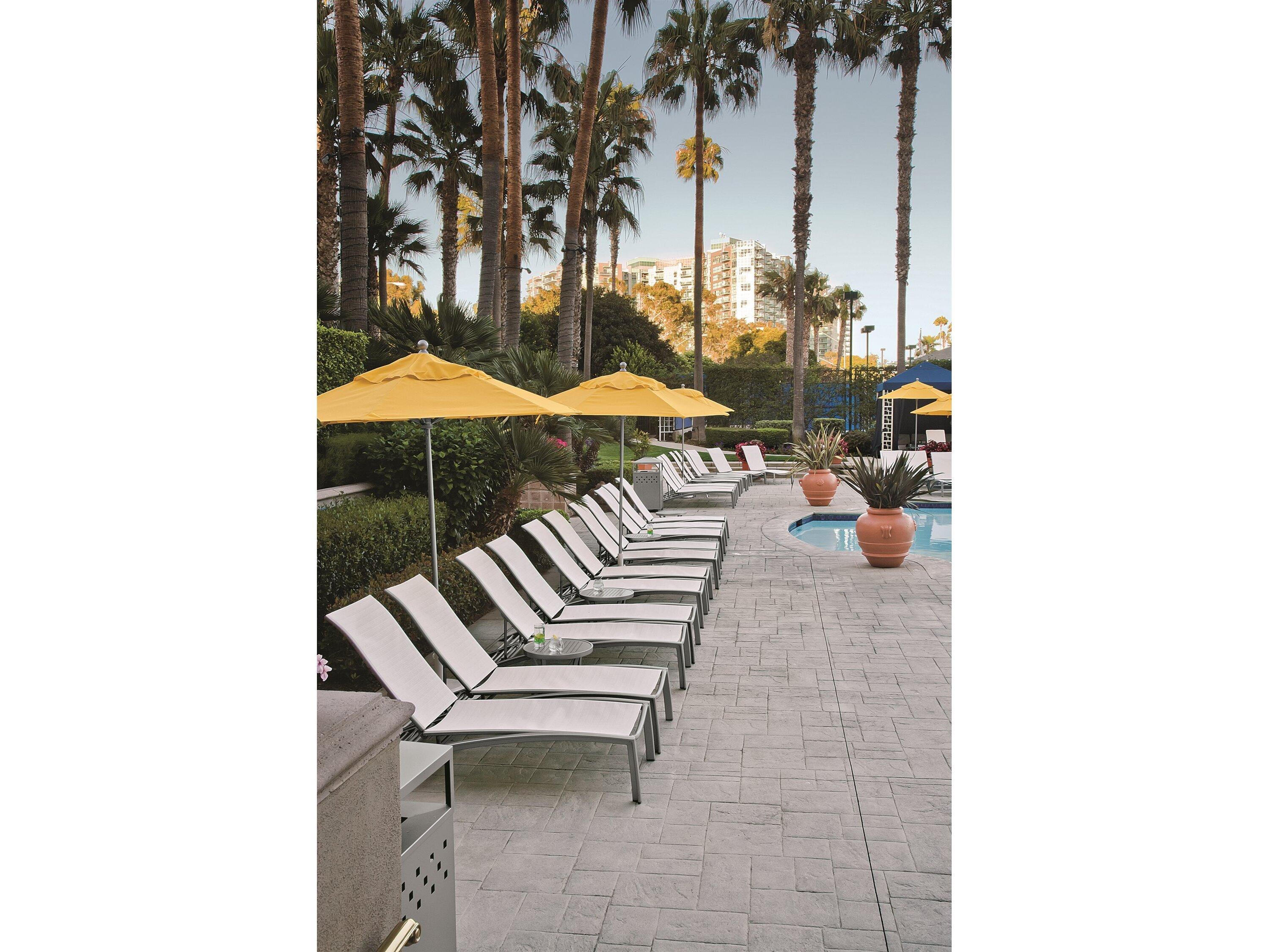 Tropitone South Beach Relaxed Sling Aluminum Lounge Set