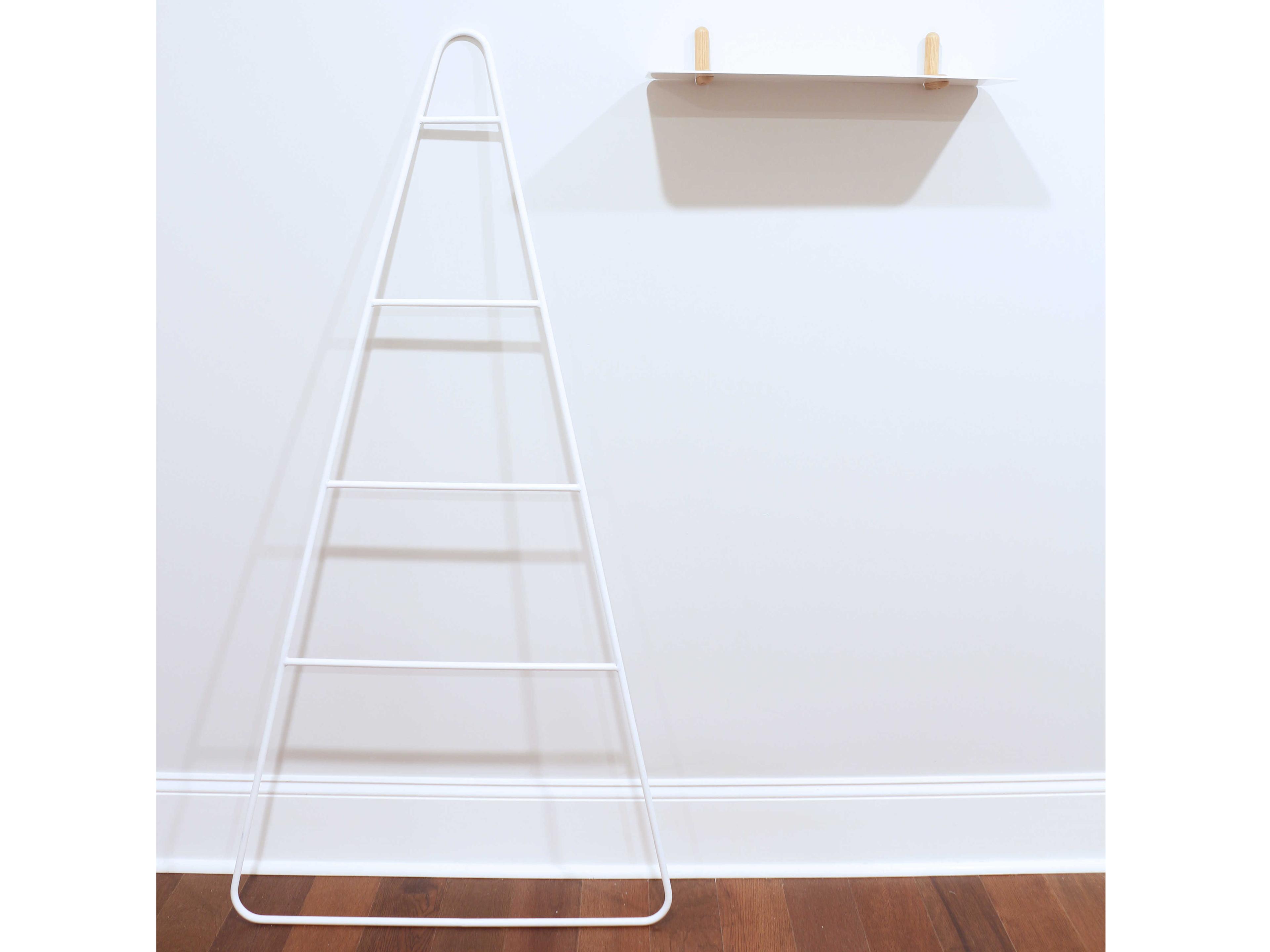 Tronk Design Artie White Ladder
