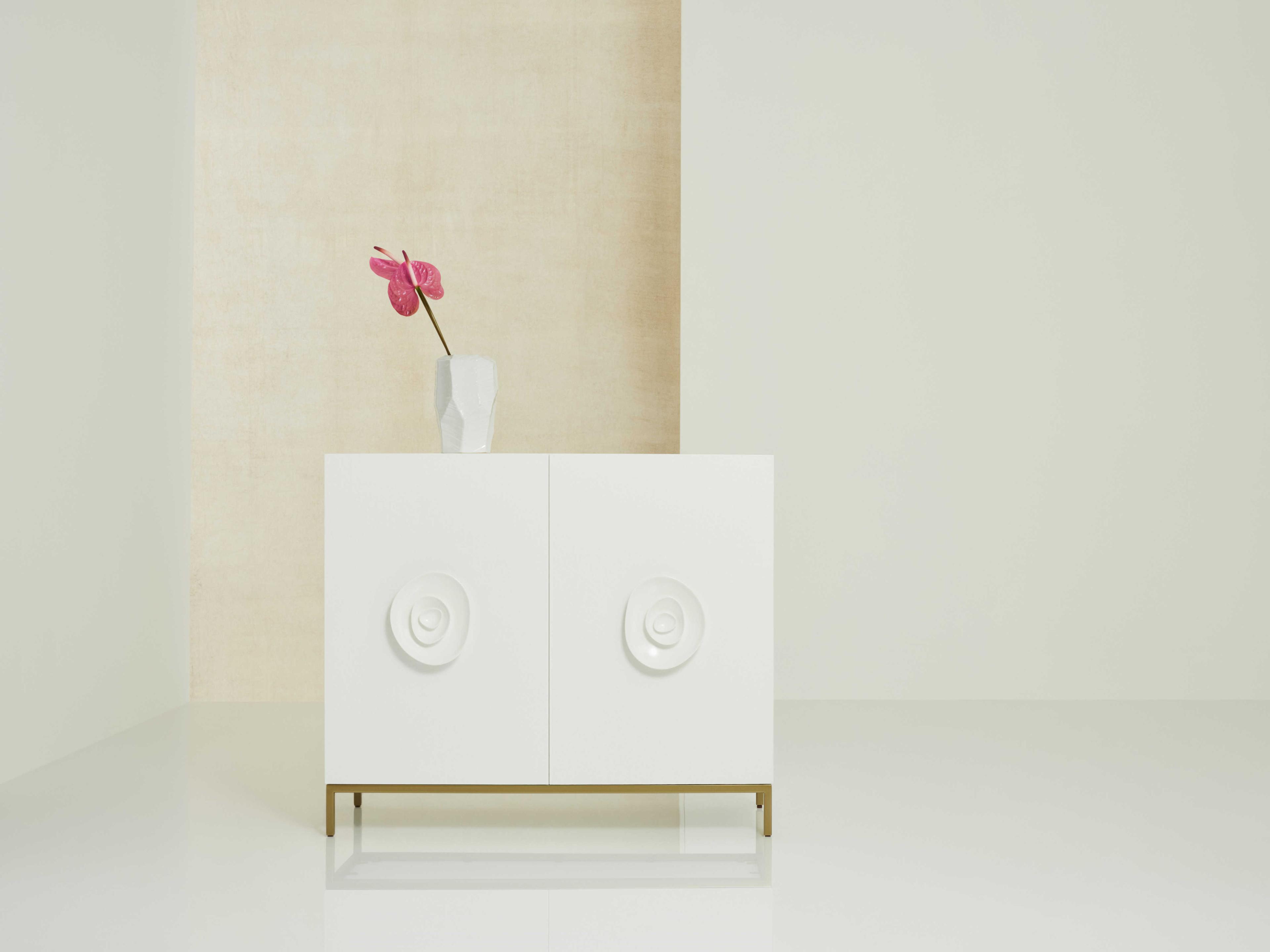 Universal Furniture Tranquility Glacier Milky Mushroom White Accent Chest