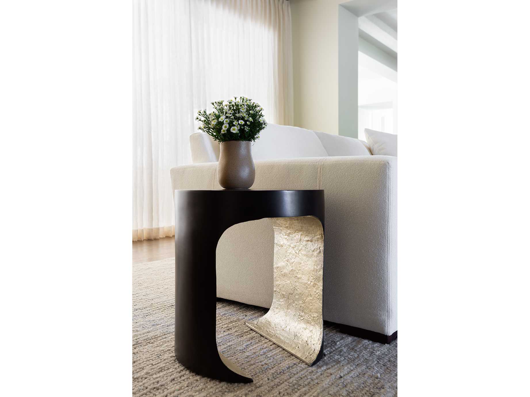Universal Furniture Erinn V. x Universal Sonora Round Metal Blakened Bronze Silver Leaf End Table