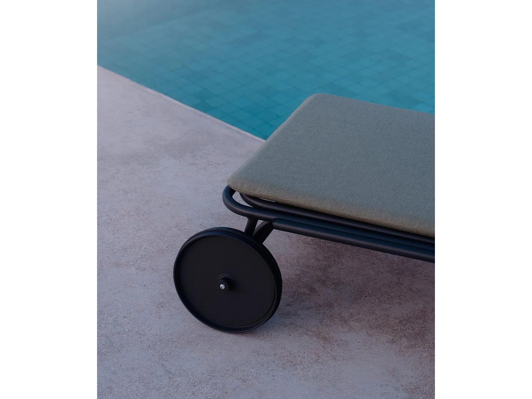 UnoPiu Coco Steel Sunlouger