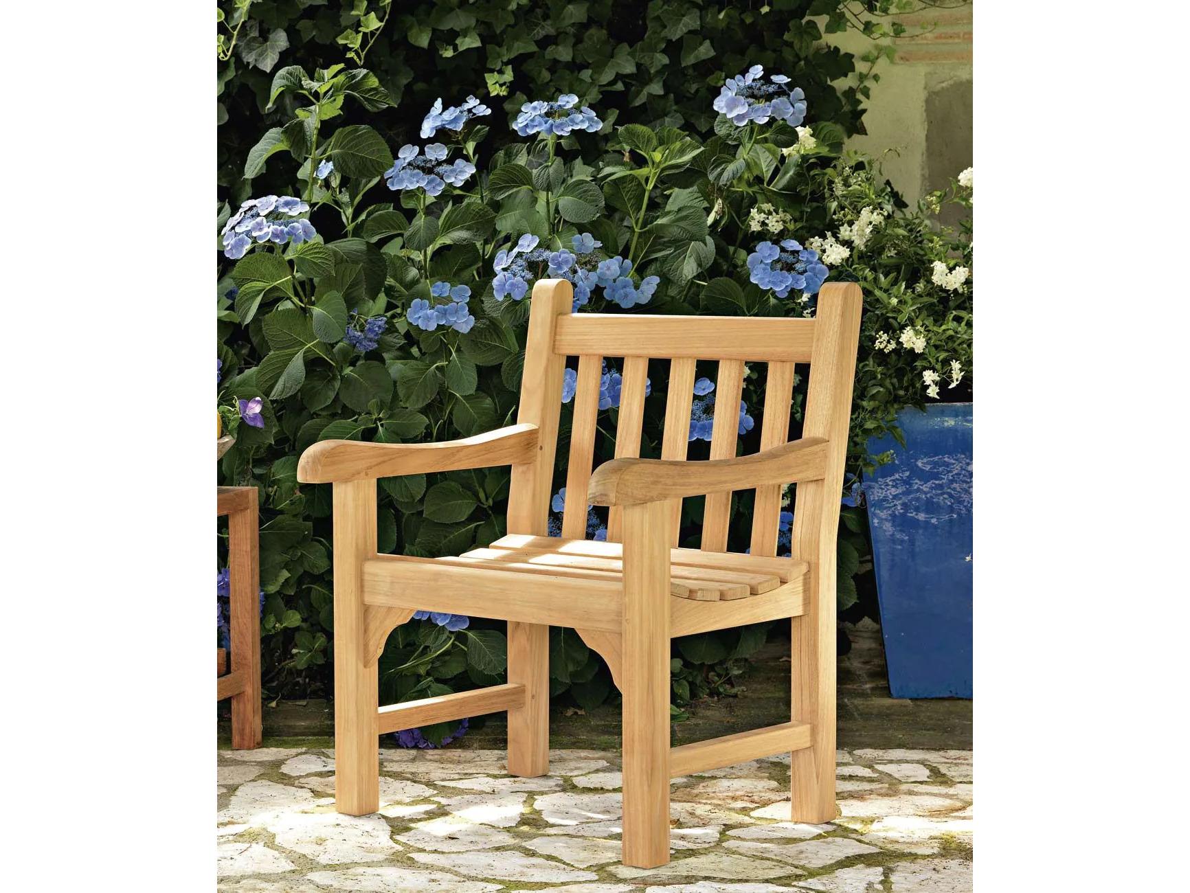 UnoPiu Chelsea Armchair