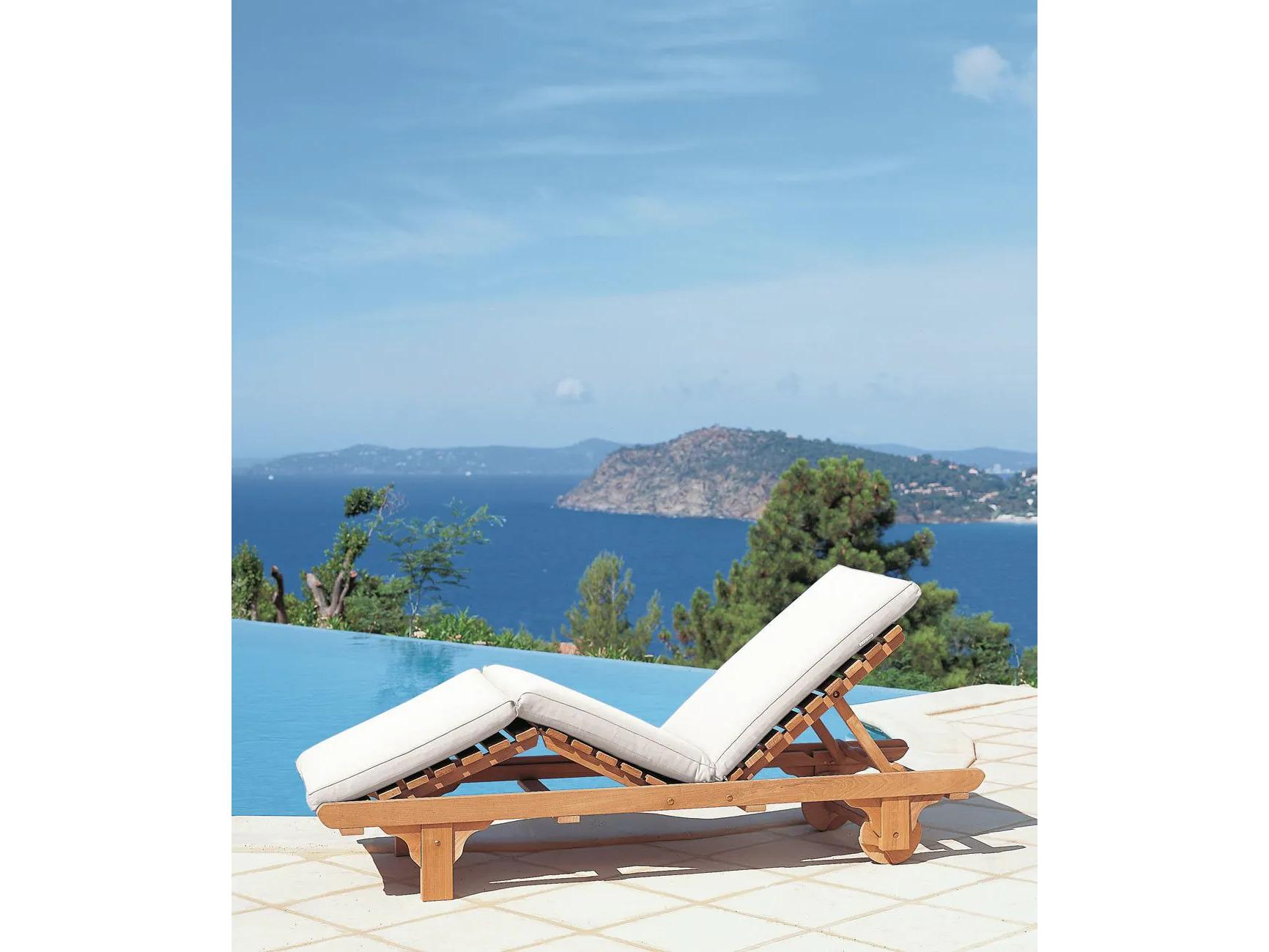UnoPiu Chelsea Teak Sunlounger