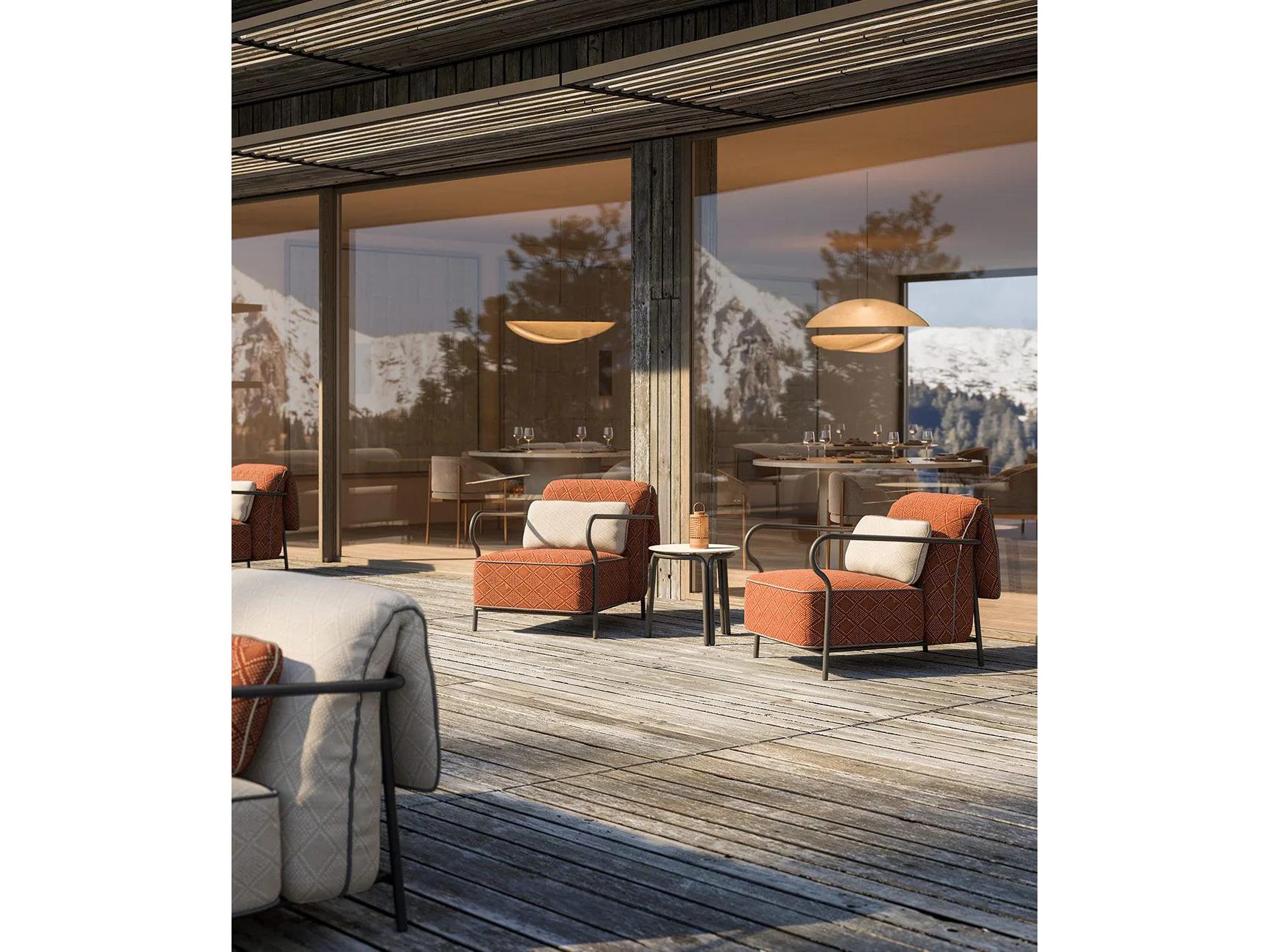 UnoPiu Salo Aluminum Round End Table