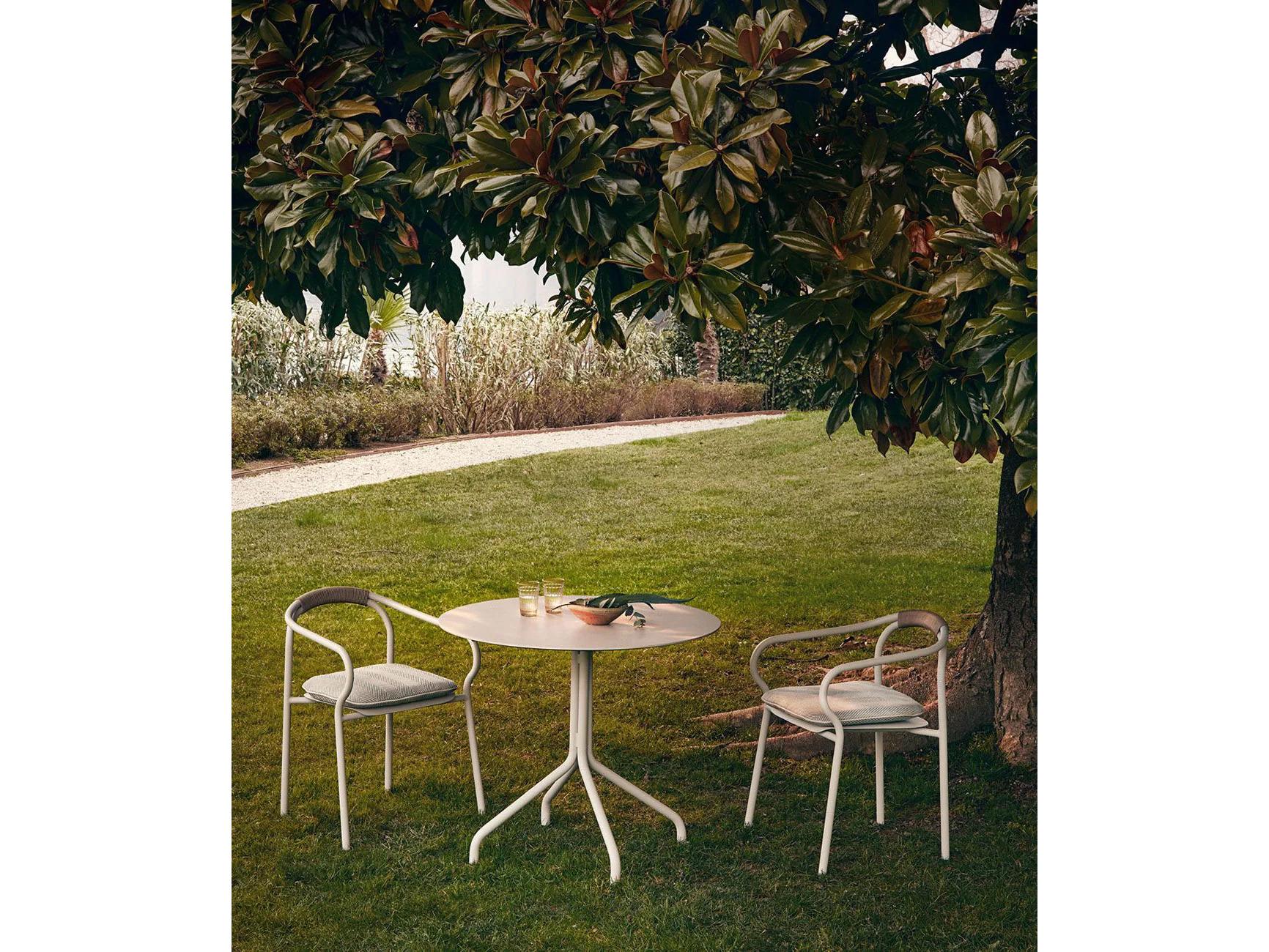 UnoPiu Salo Aluminum Round Bistro Table