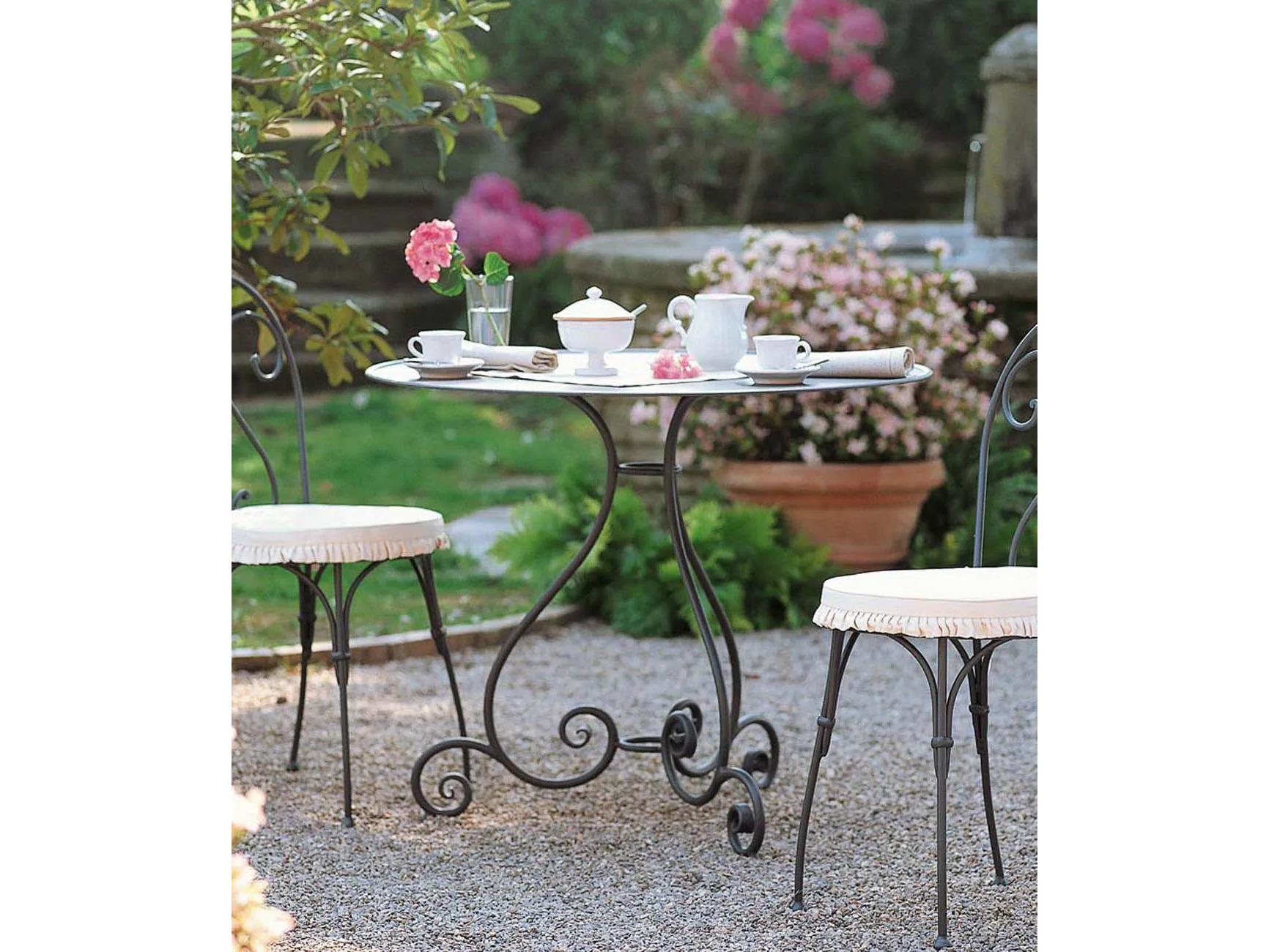 UnoPiu Aurora Round Dining Table