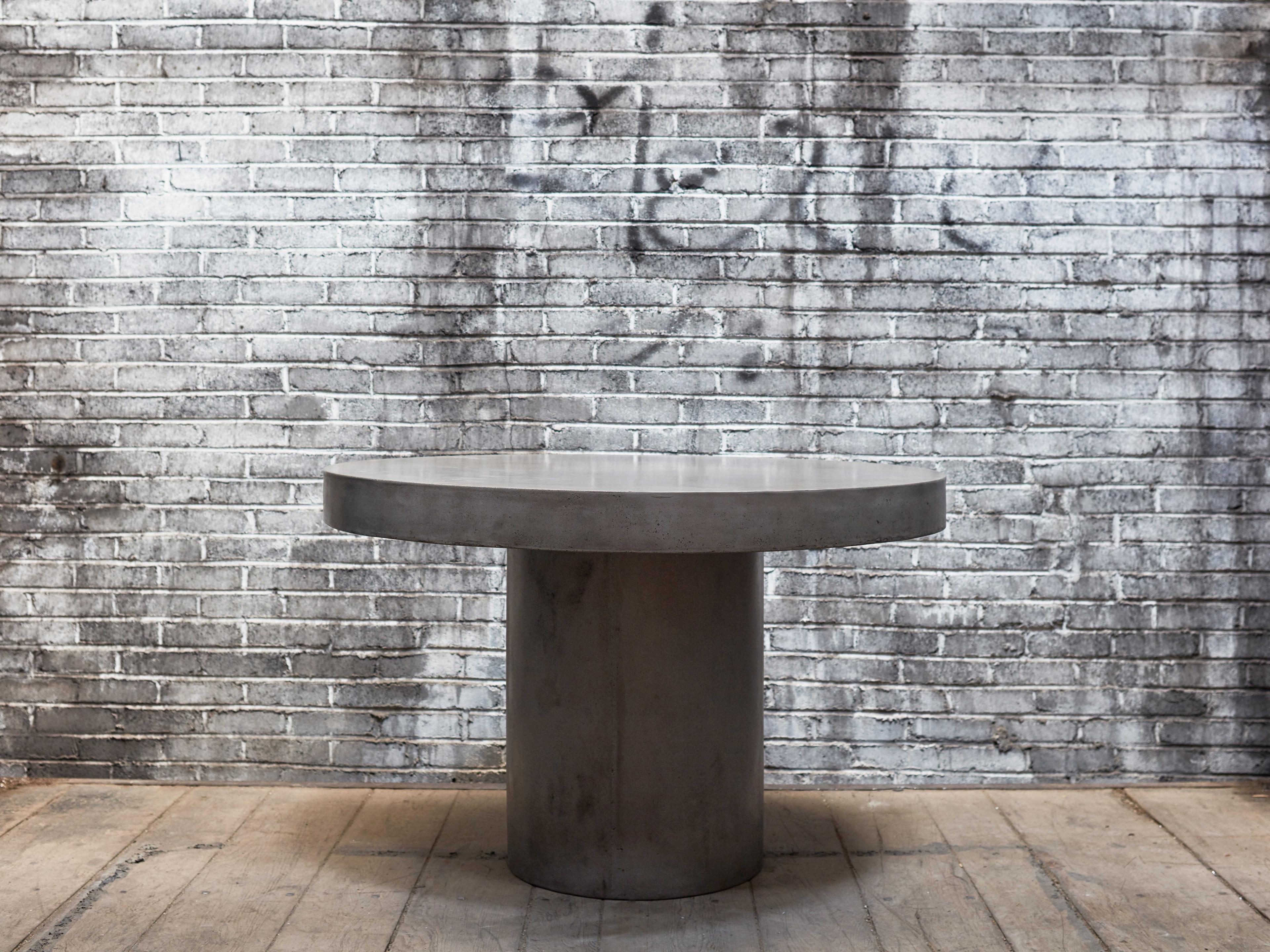 Urbia Mixx Circa Round Stone Dark Grey Dining Table