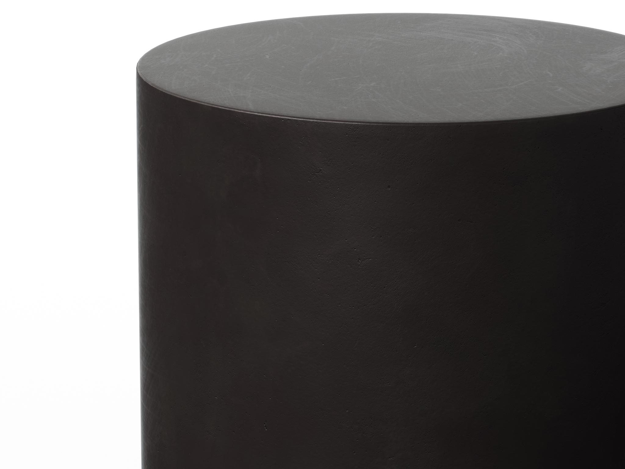 Urbia Outdoor Mixx Lava Concrete Round End Table