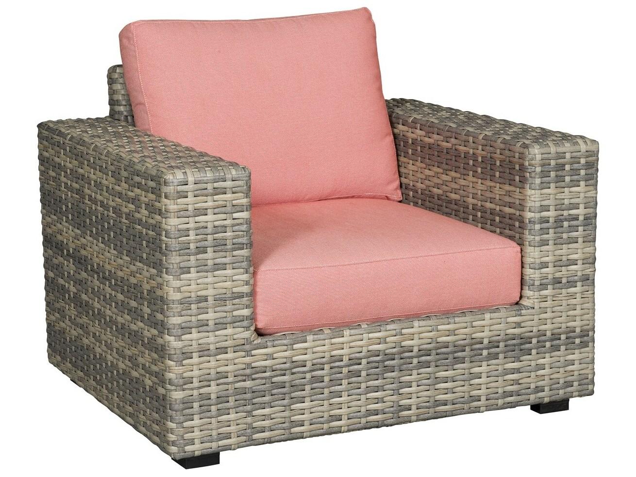 Vanguard Furniture Outdoor Montclair Lounge Chair