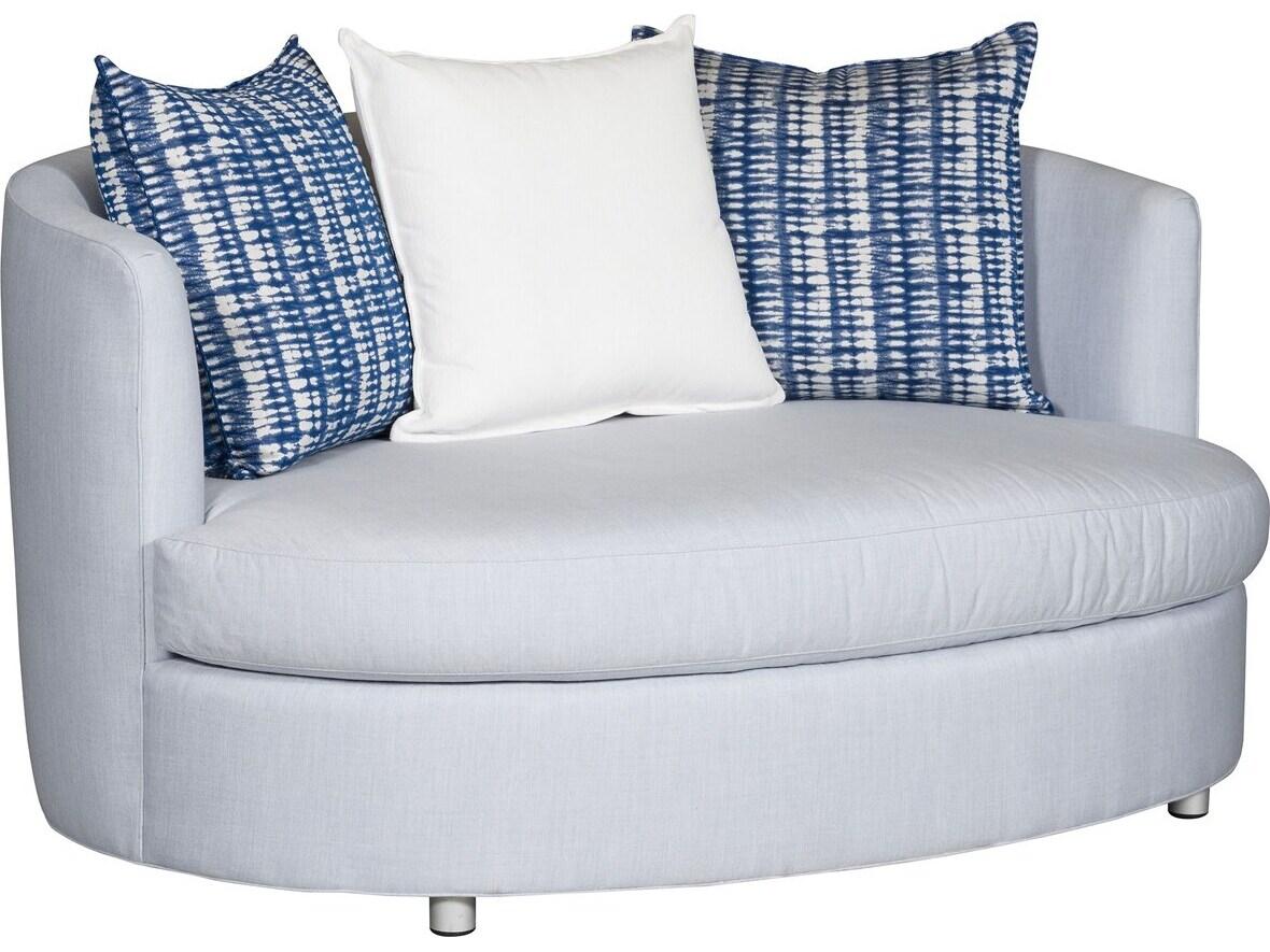 Vanguard Furniture Outdoor Truesdale Oval Loveseat