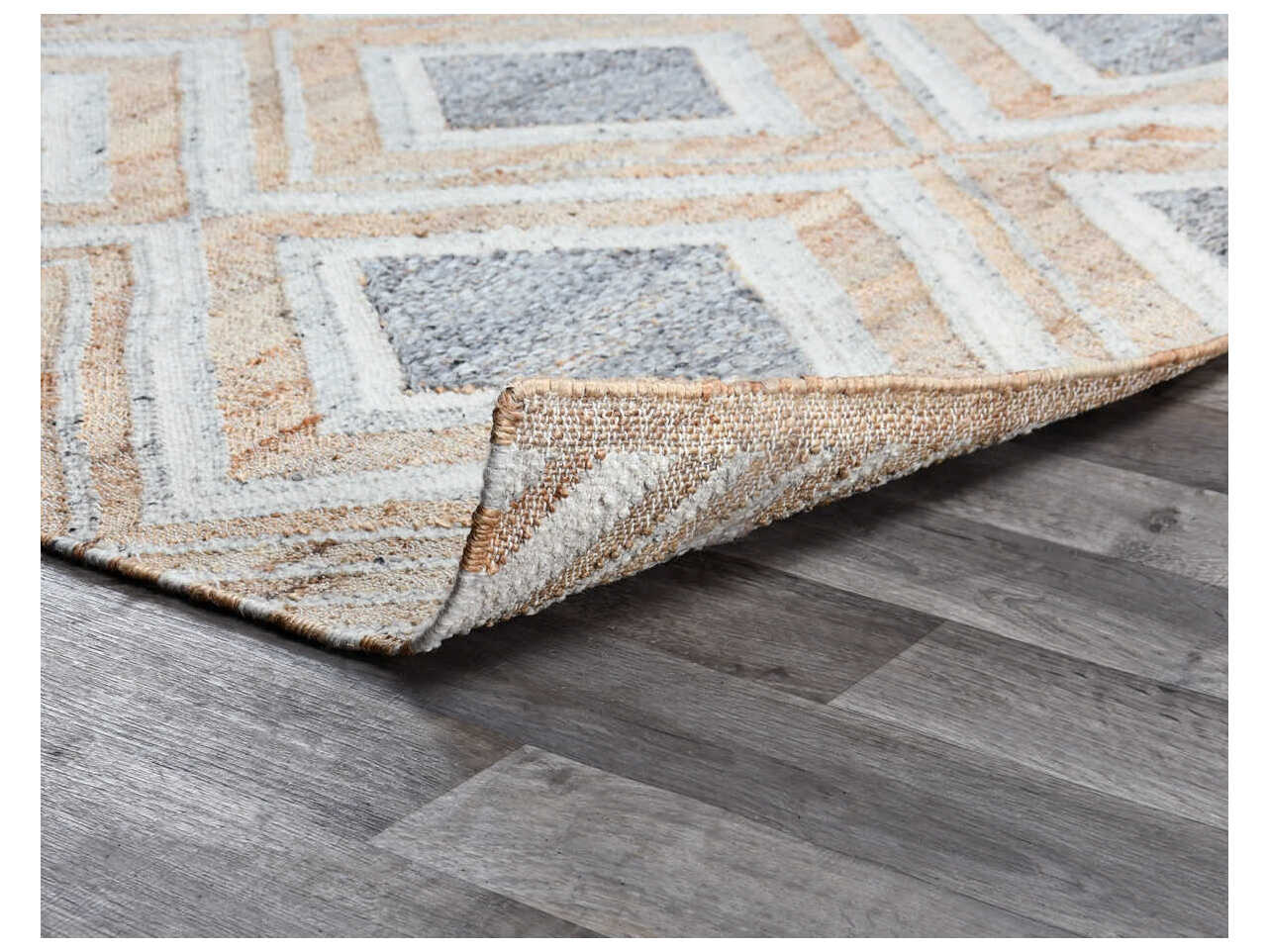Villa by Classic Home Laguna Geometric Area Rug