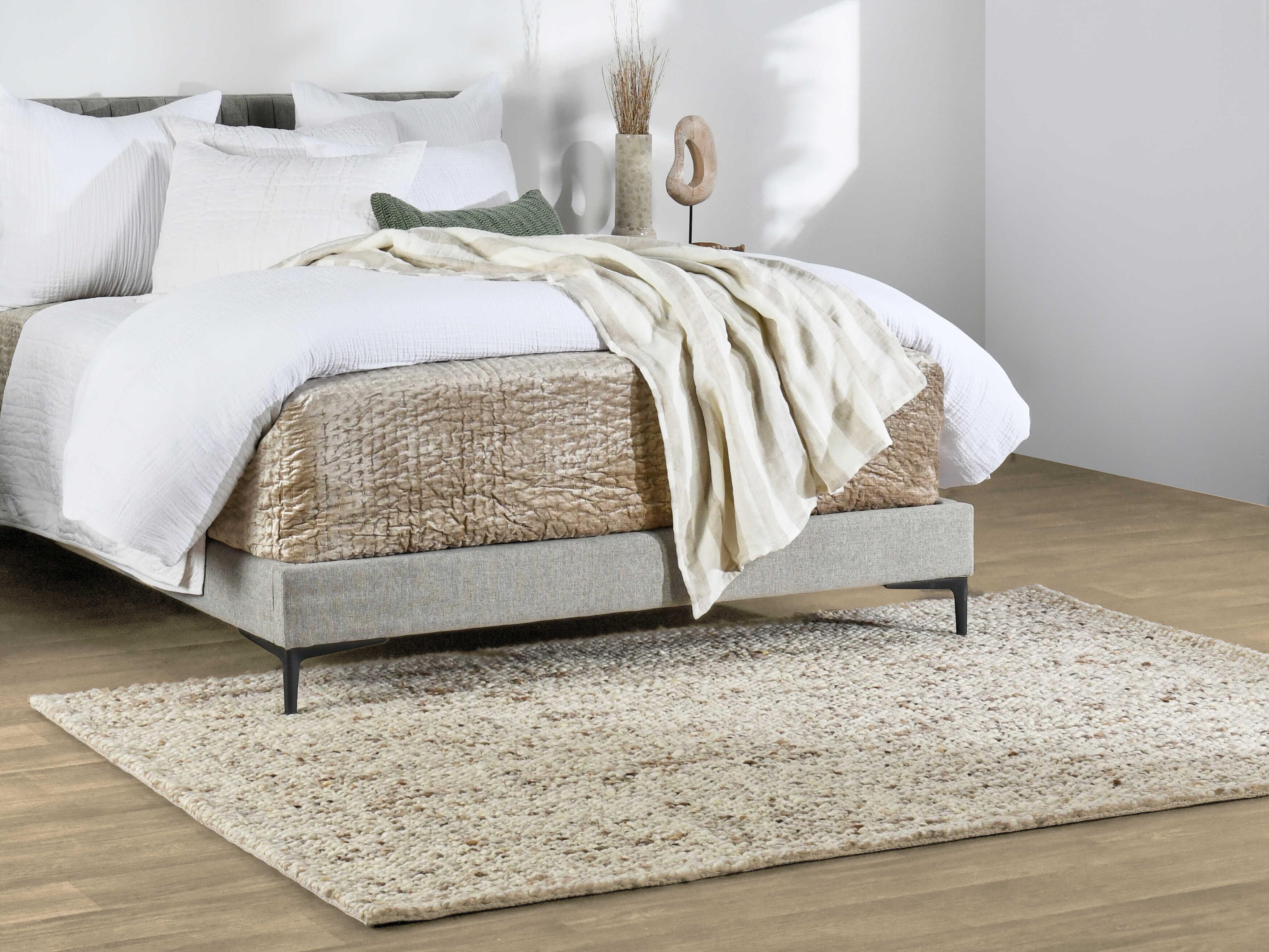 Villa by Classic Home Lynwood Area Rug