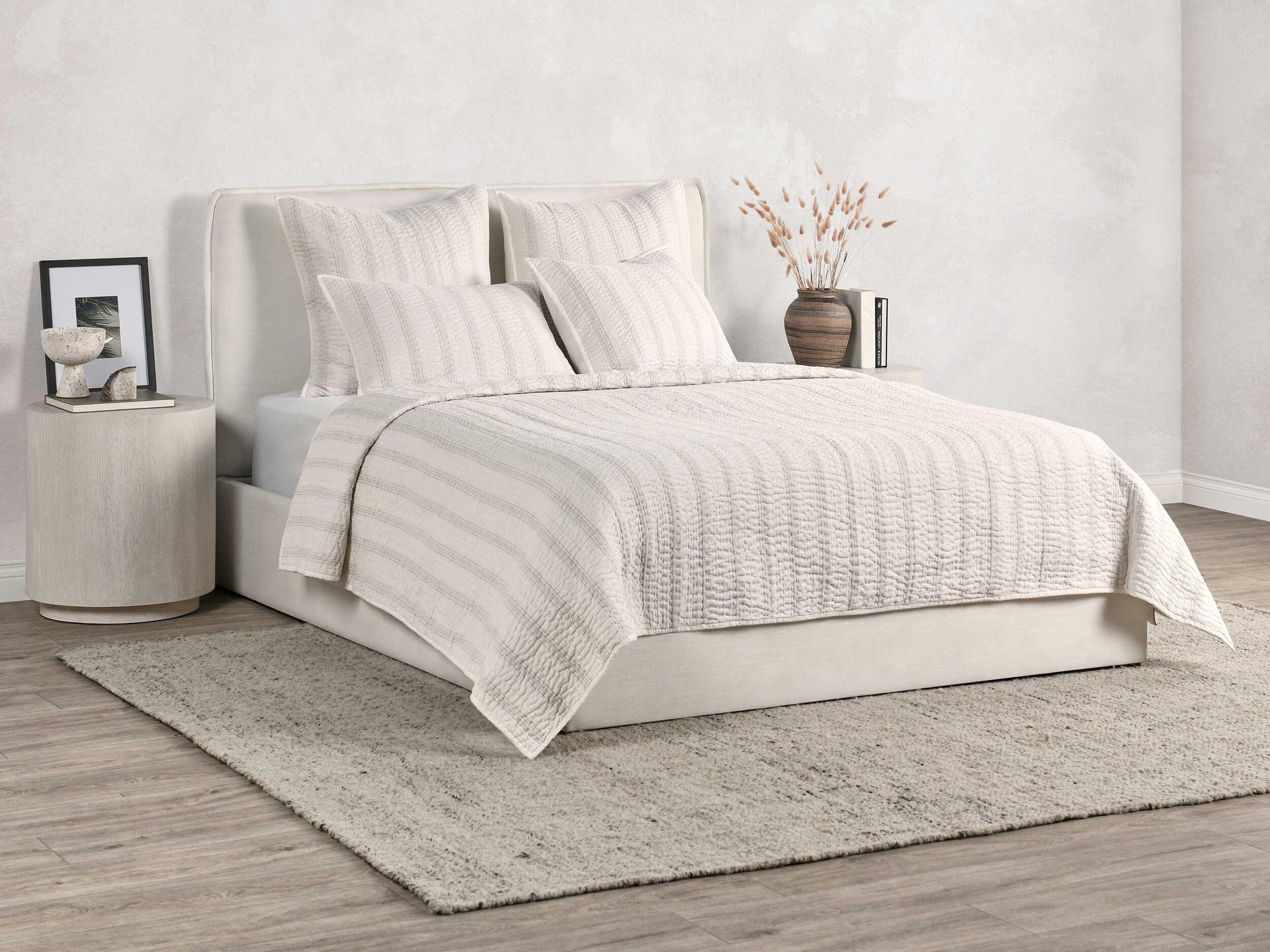 Villa by Classic Home Abraham Beige Quilt