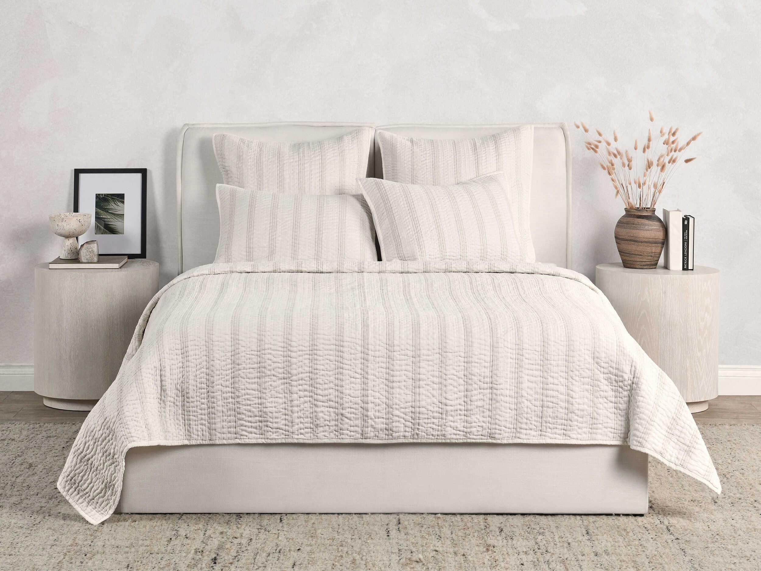 Villa by Classic Home Abraham Beige Quilt