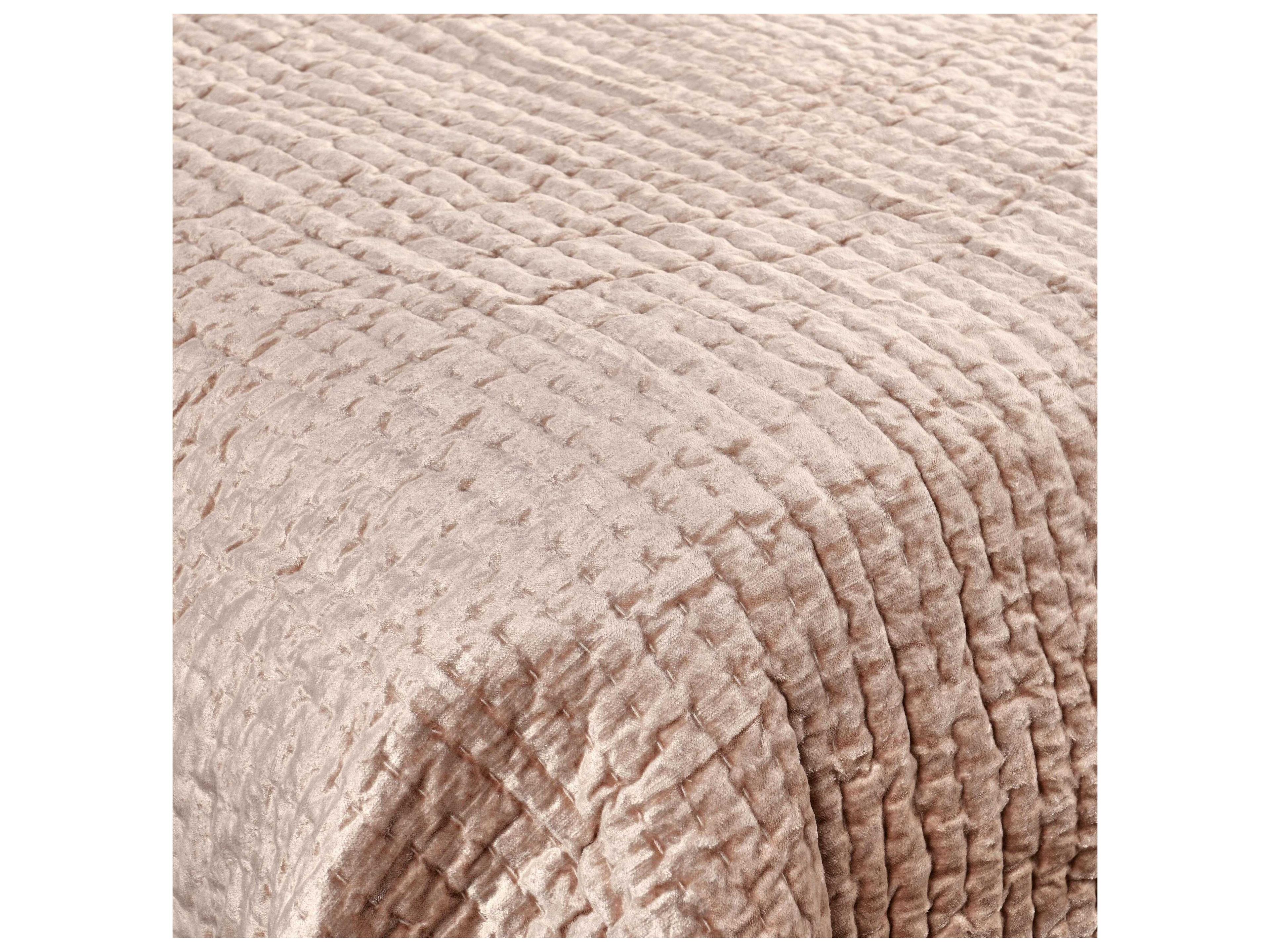 Villa by Classic Home Bari Bliss Pink Quilt