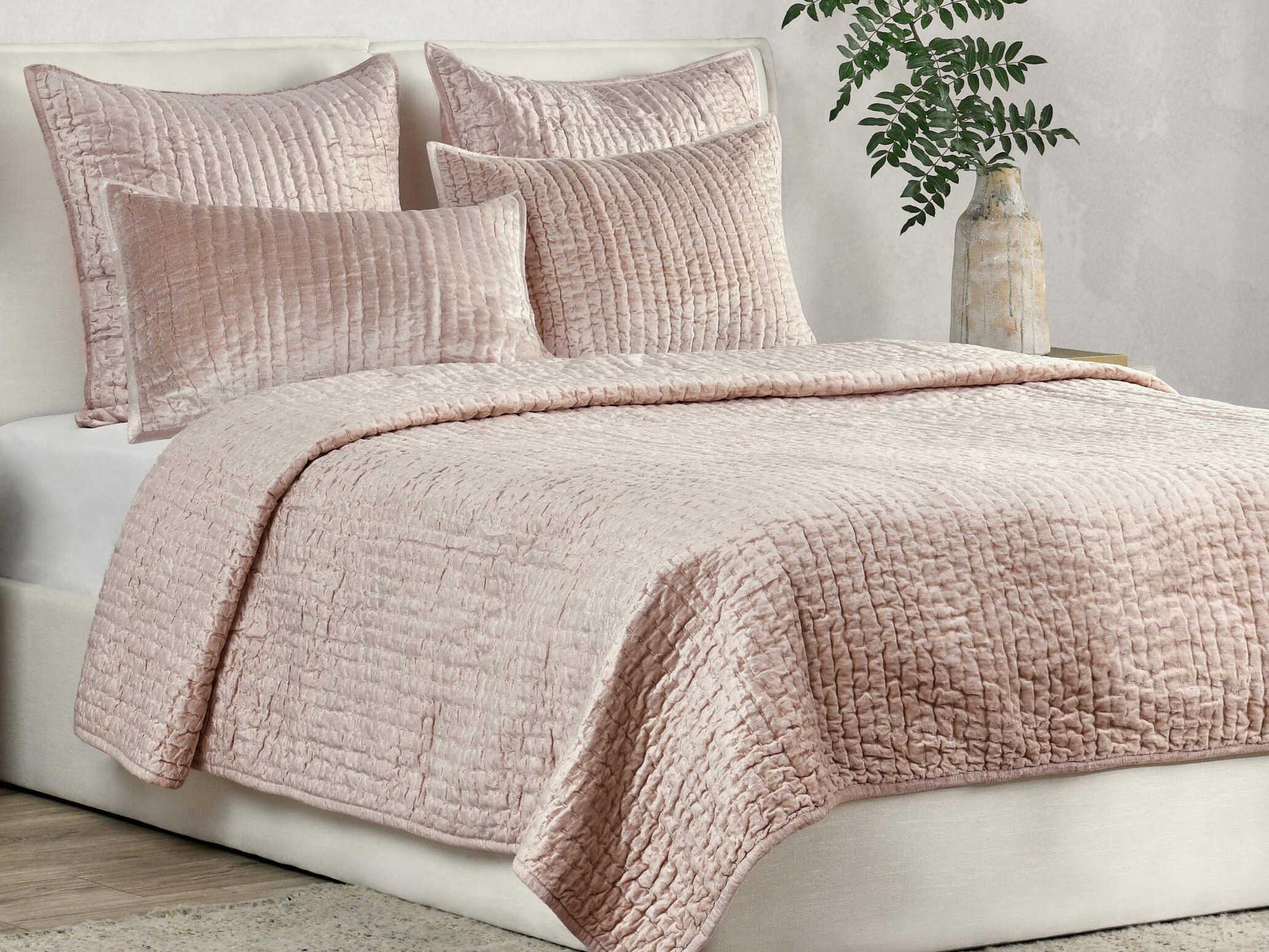 Villa by Classic Home Bari Bliss Pink Quilt