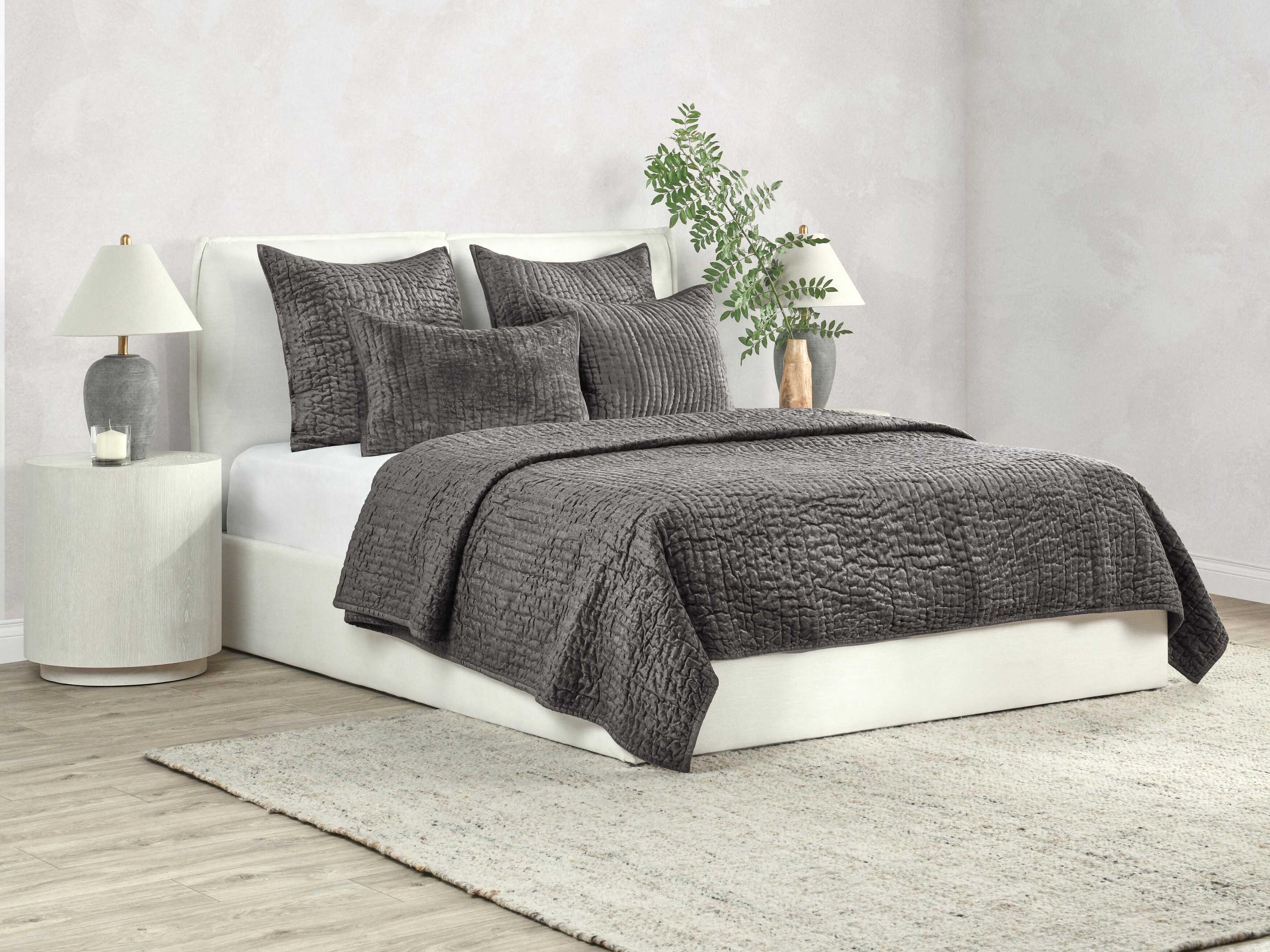 Villa by Classic Home Bari Desert Brown Quilt